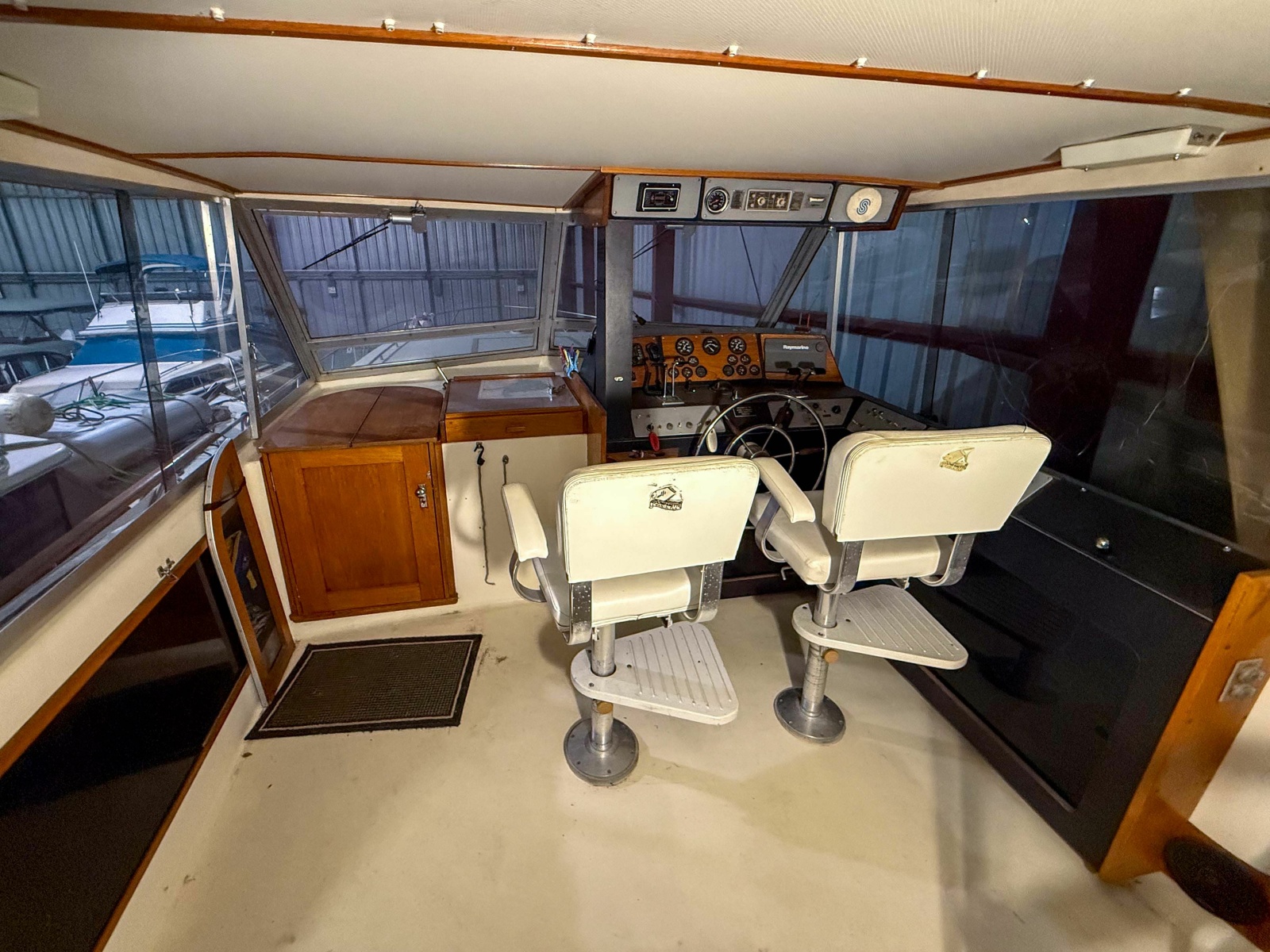 1977 Pacemaker FB Motor Yacht 40