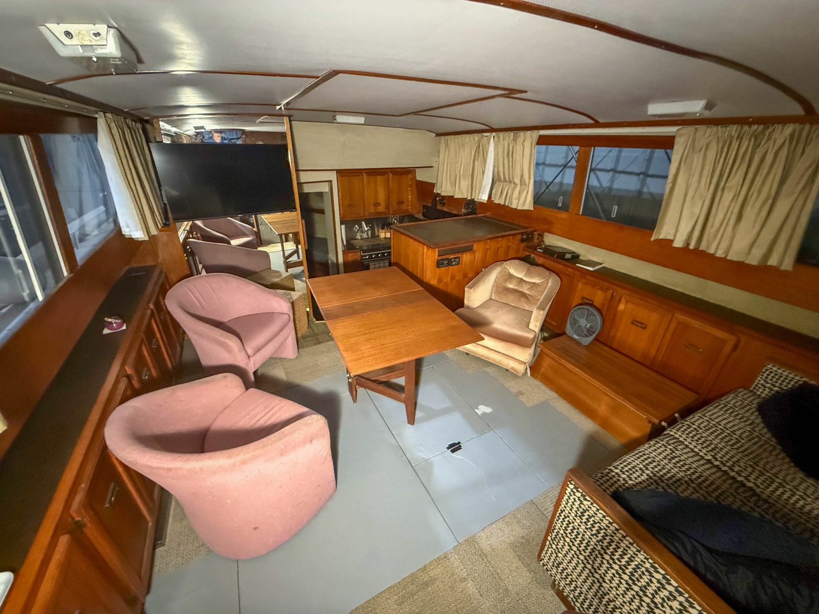 1977 Pacemaker FB Motor Yacht 40