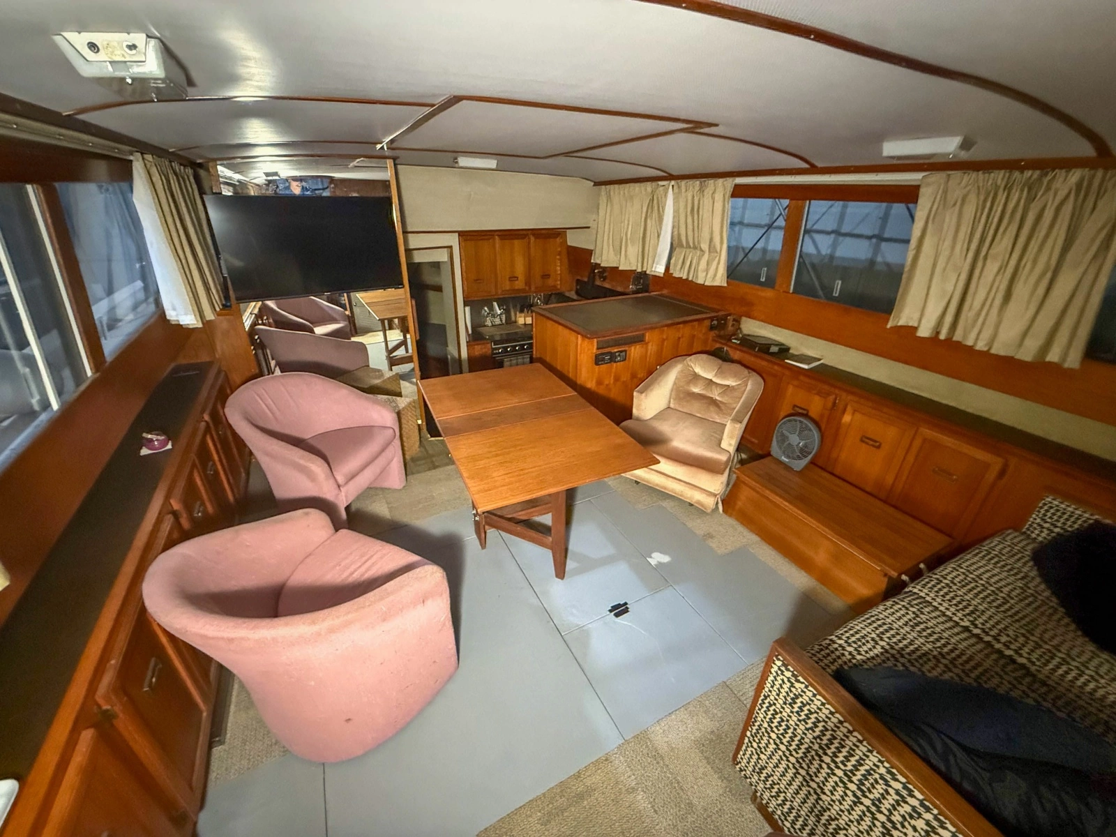 1977 Pacemaker FB Motor Yacht 40