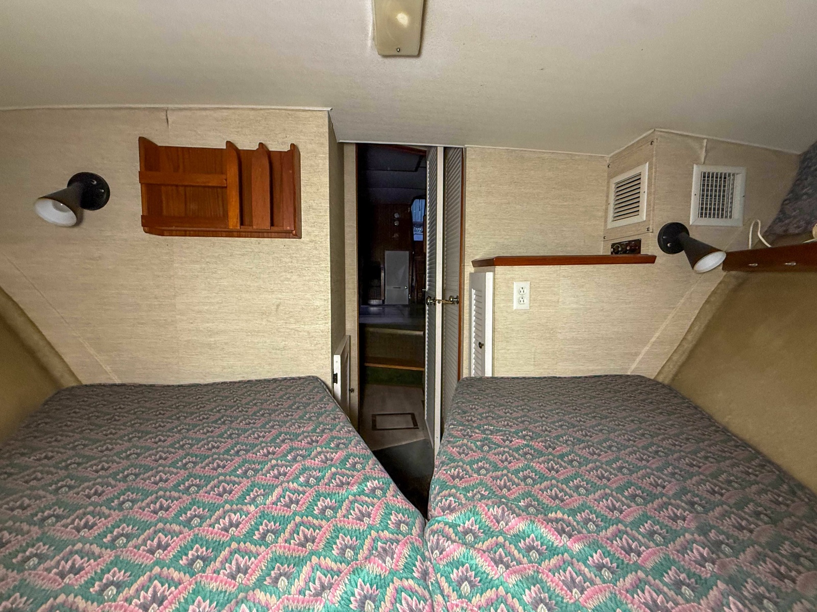 1977 Pacemaker FB Motor Yacht 40