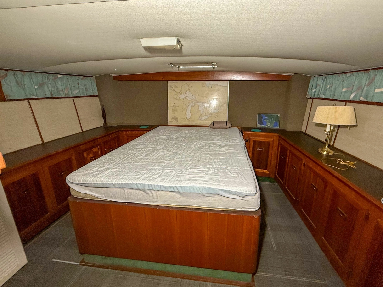 1977 Pacemaker FB Motor Yacht 40
