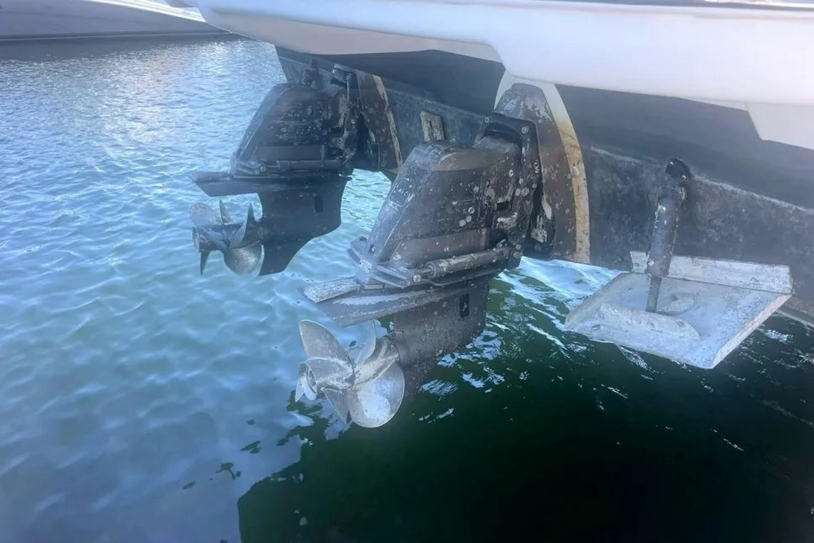 2014 Cruisers Yachts 380 Express 38