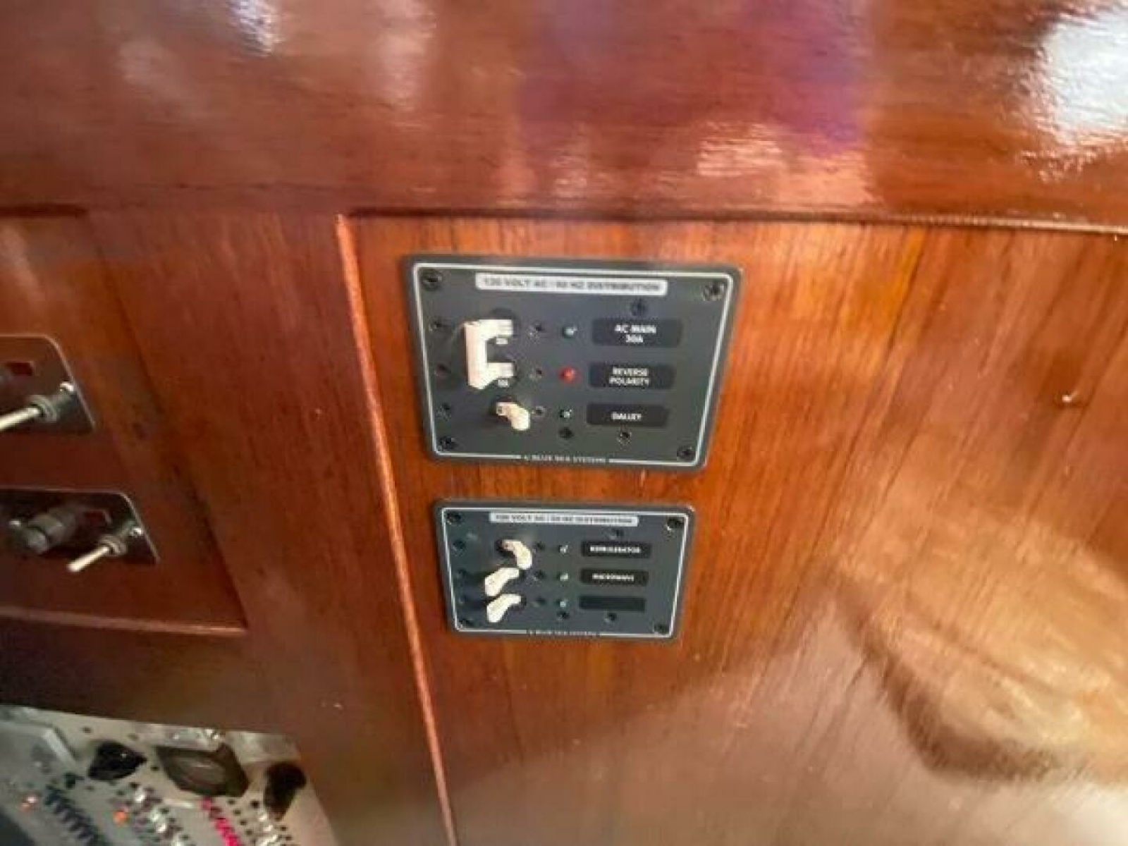 1984 Burns Craft 48 MY 48
