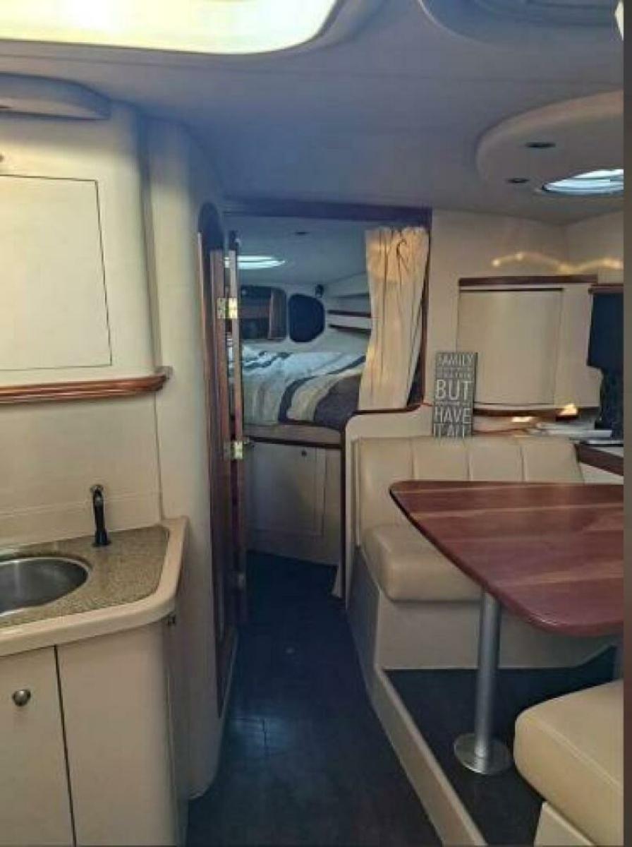 2001 Cruisers Yachts 3470 34