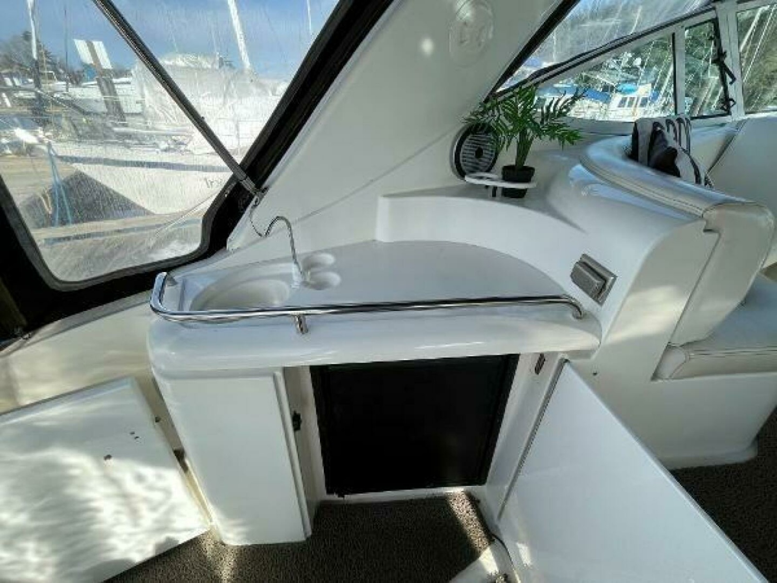 2001 Cruisers Yachts 3470 34