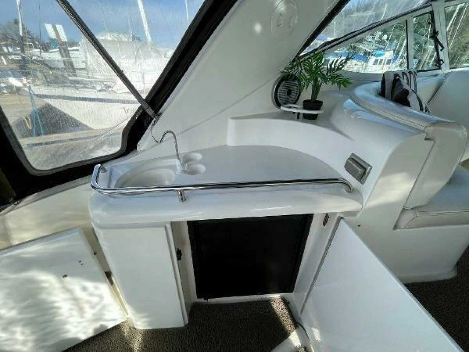 2001 Cruisers Yachts 3470 34
