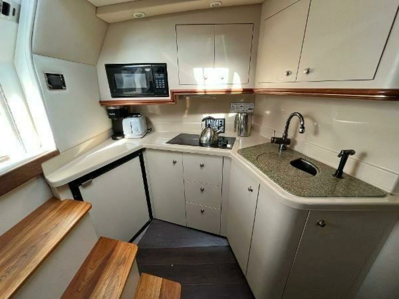 2001 Cruisers Yachts 3470 34