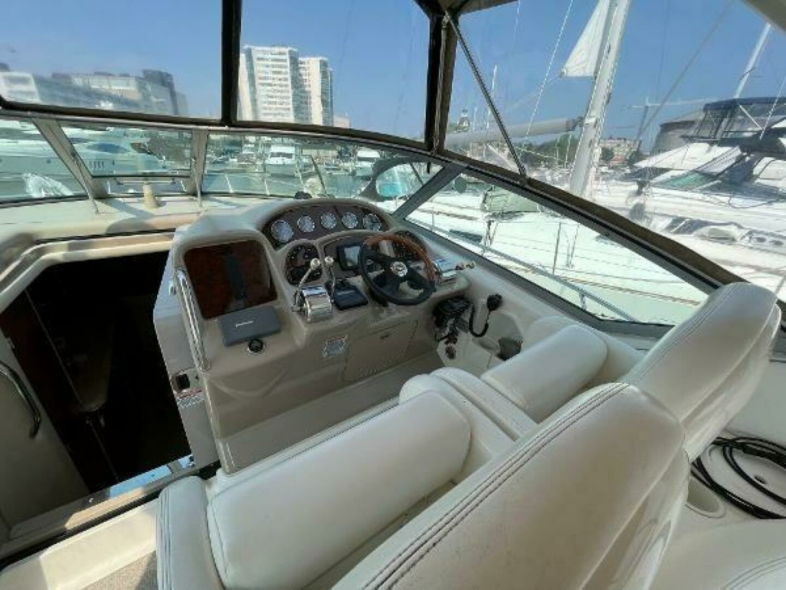 2003 Sea Ray 340 Sundancer 34