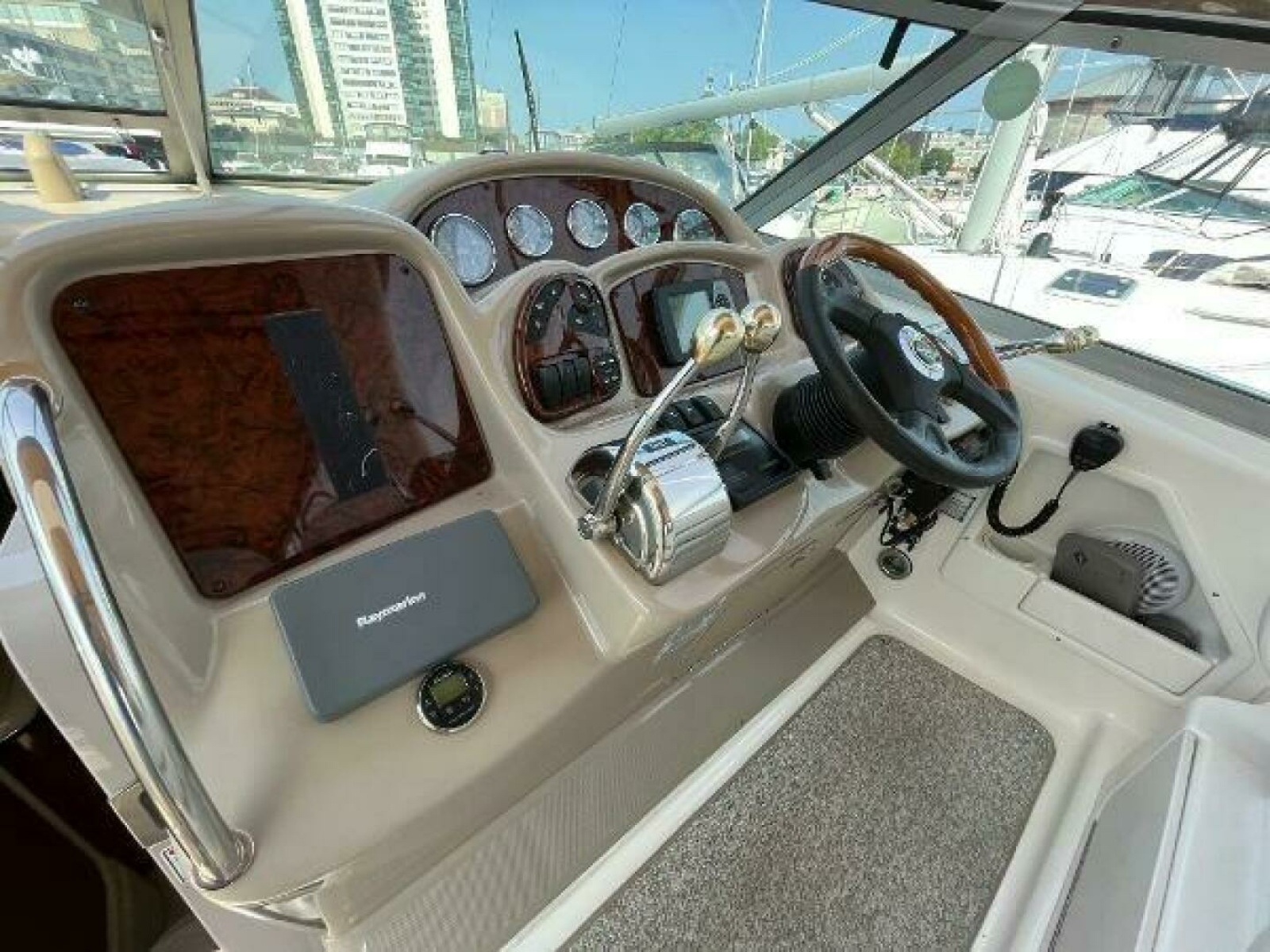 2003 Sea Ray 340 Sundancer 34