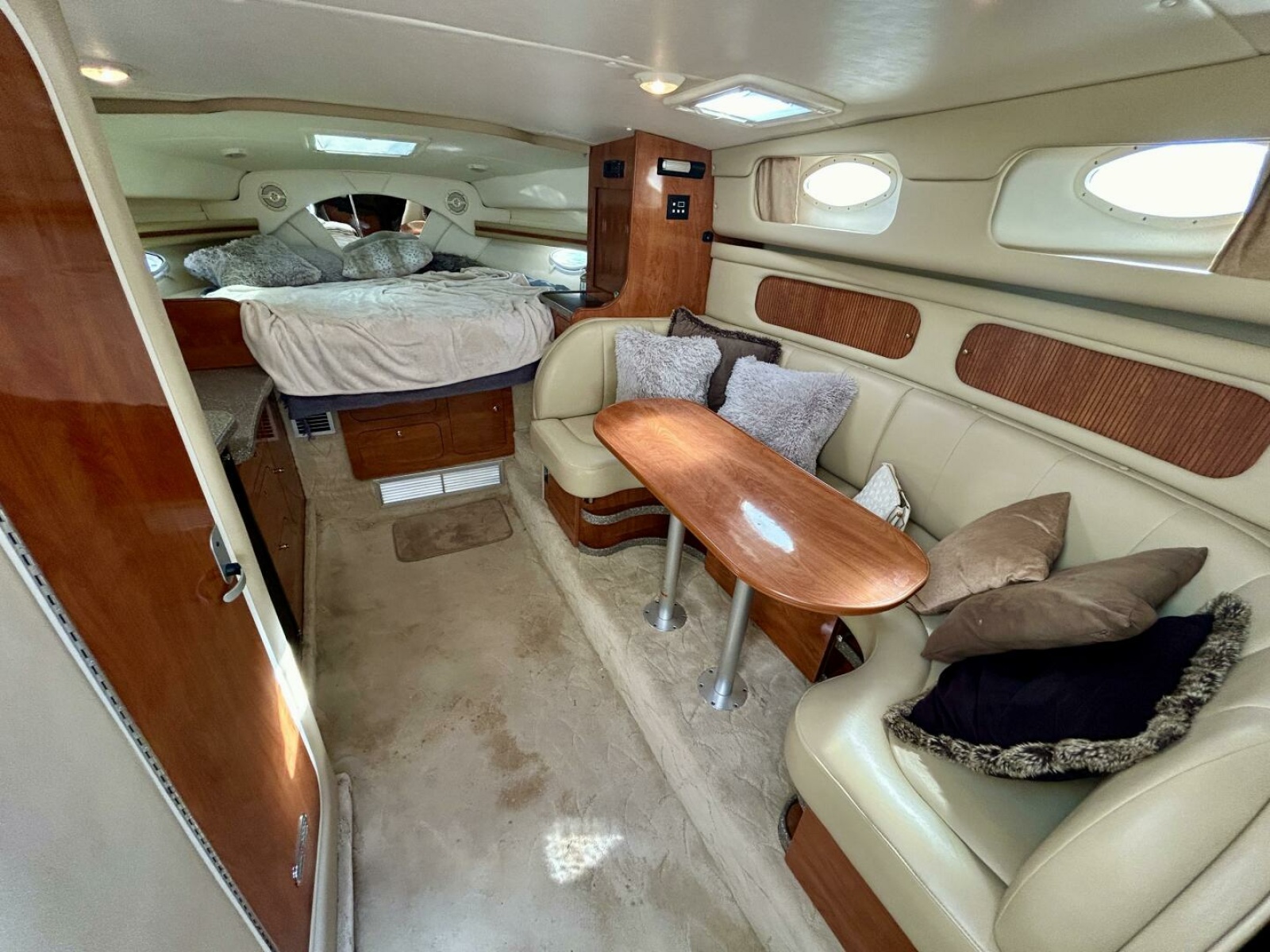 2005 Rinker 342 Fiesta Vee 34