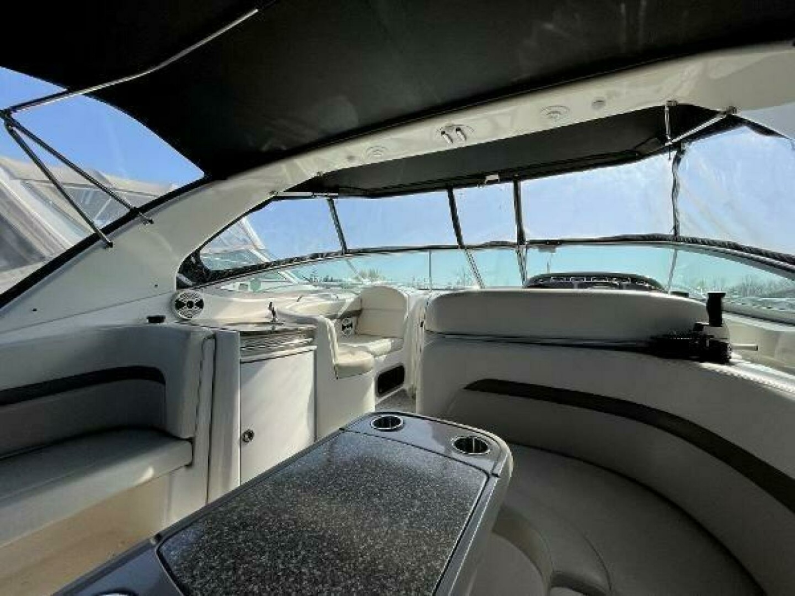 2008 Chaparral 330 Signature 33