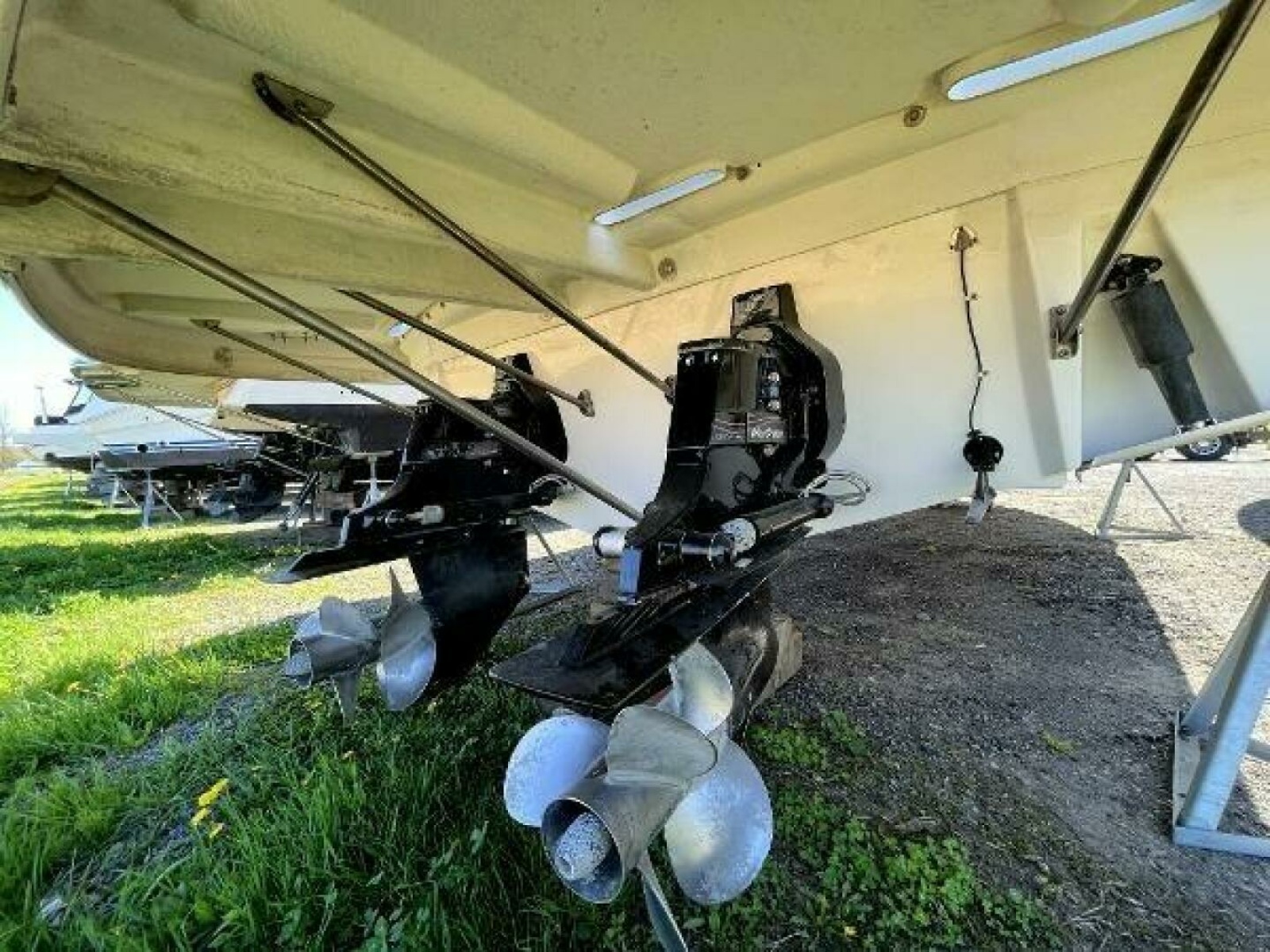2008 Chaparral 330 Signature 33