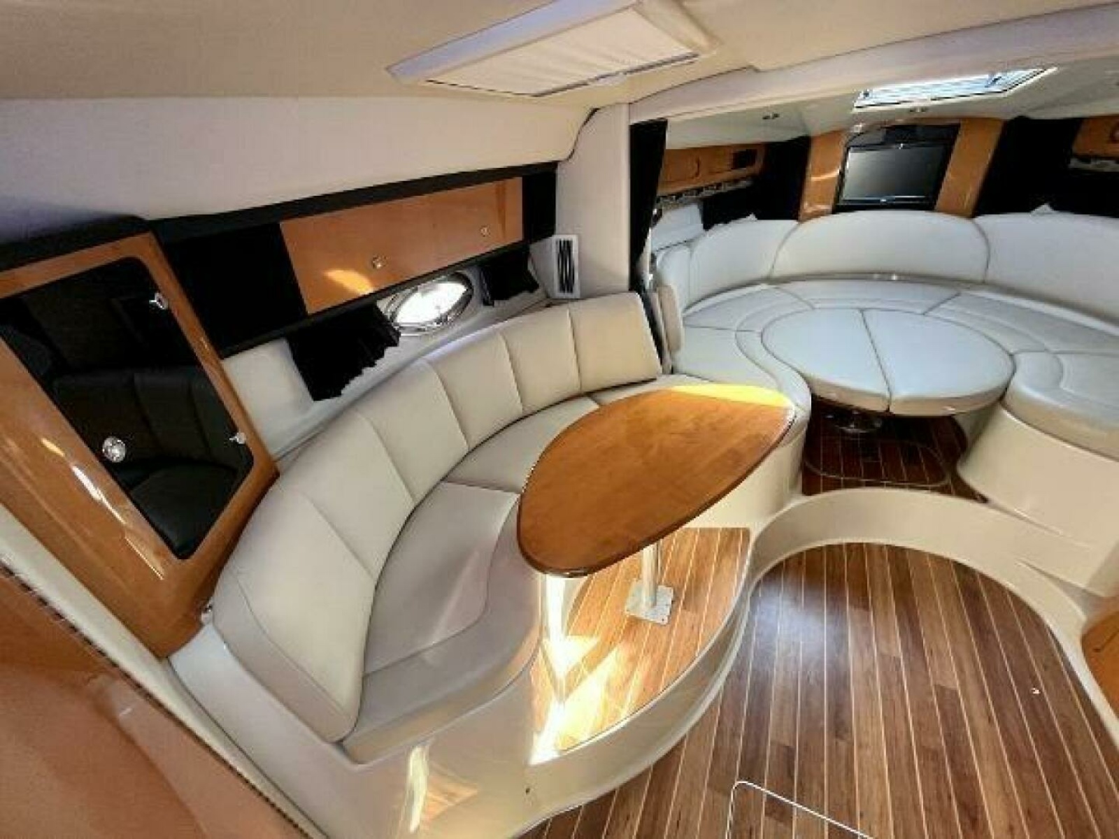 2008 Chaparral 330 Signature 33