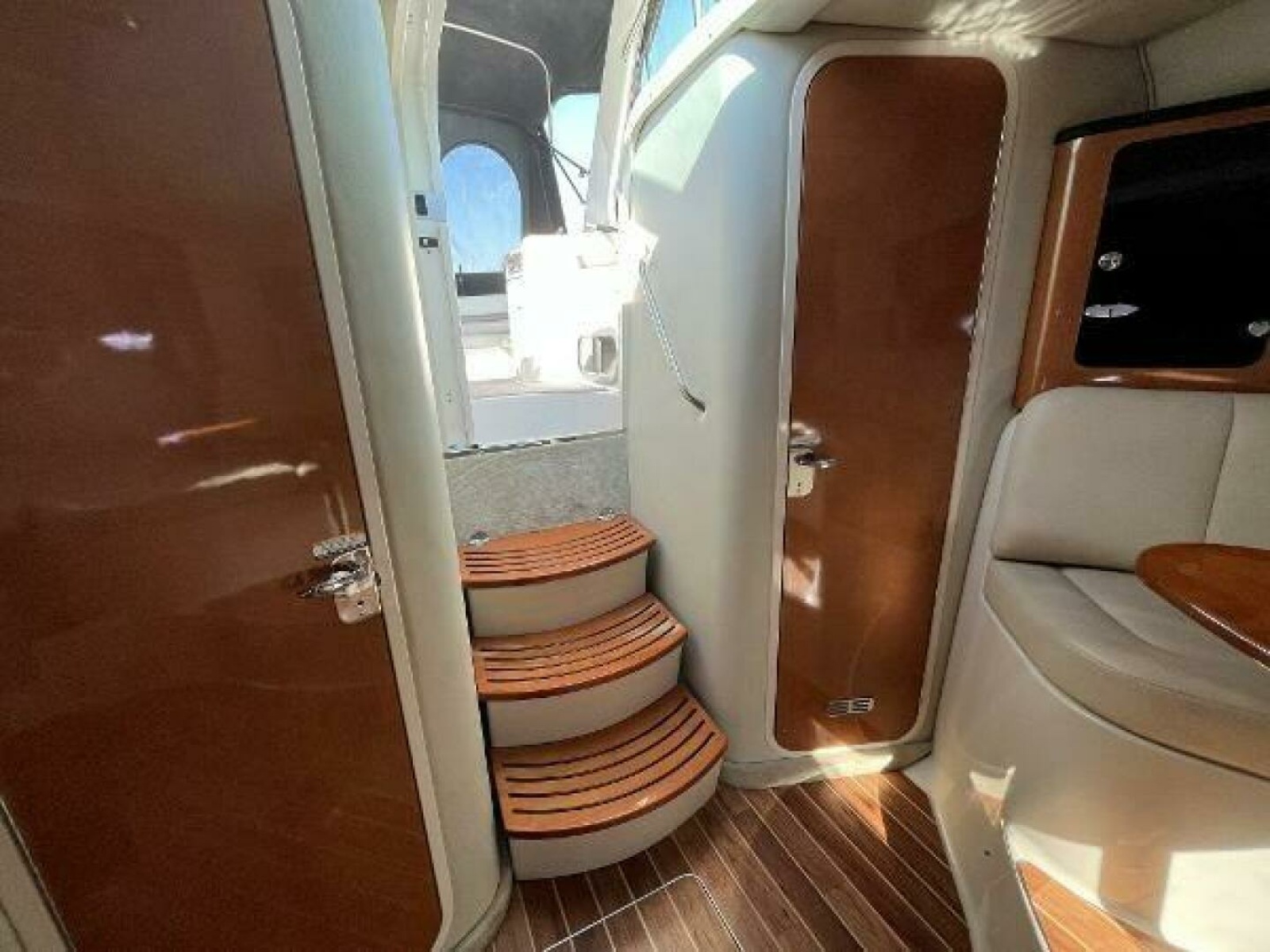 2008 Chaparral 330 Signature 33