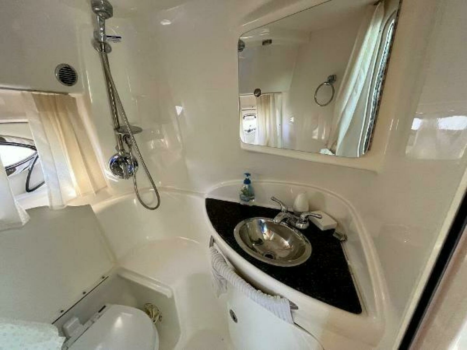 2008 Chaparral 330 Signature 33
