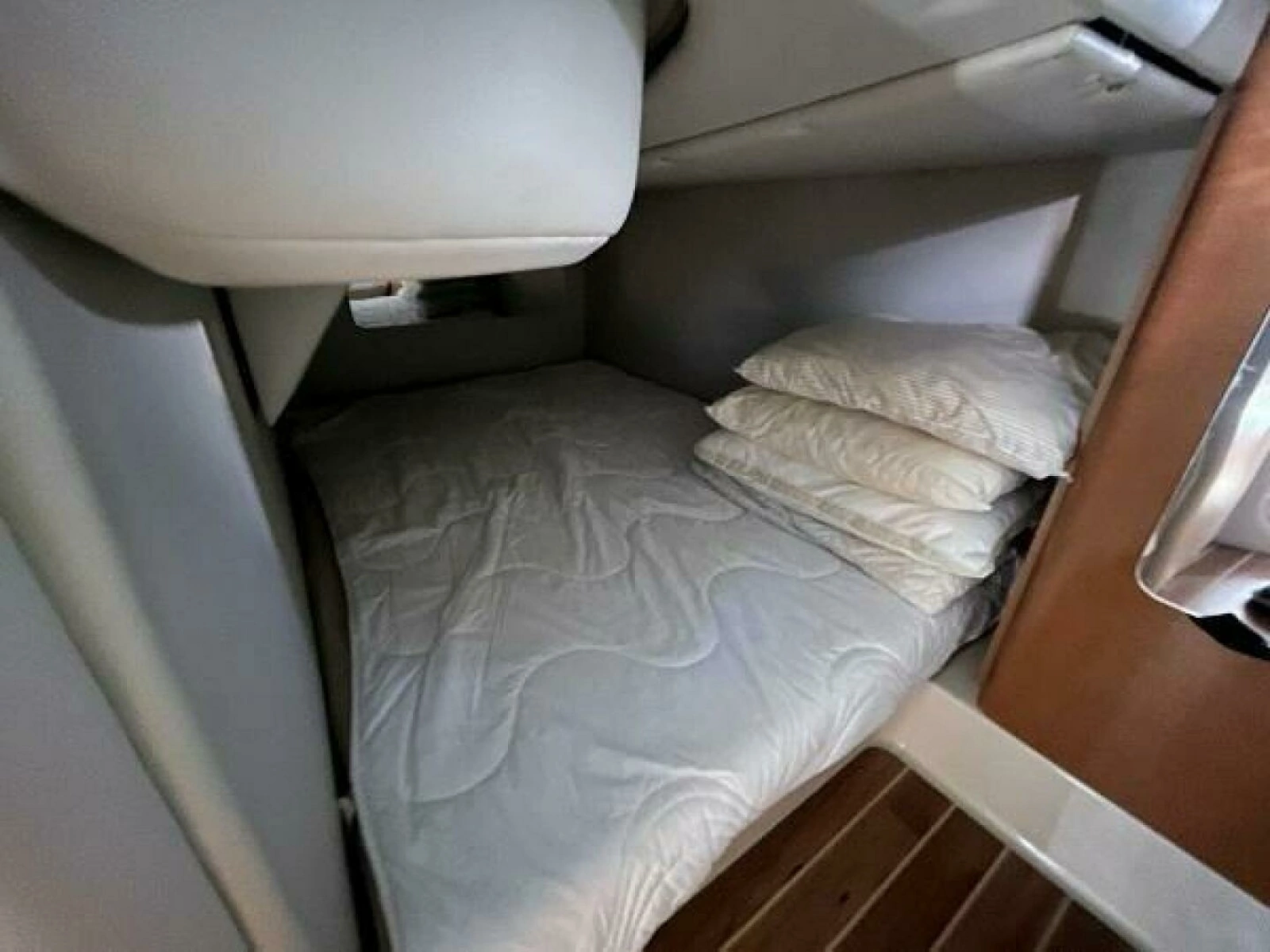 2008 Chaparral 330 Signature 33