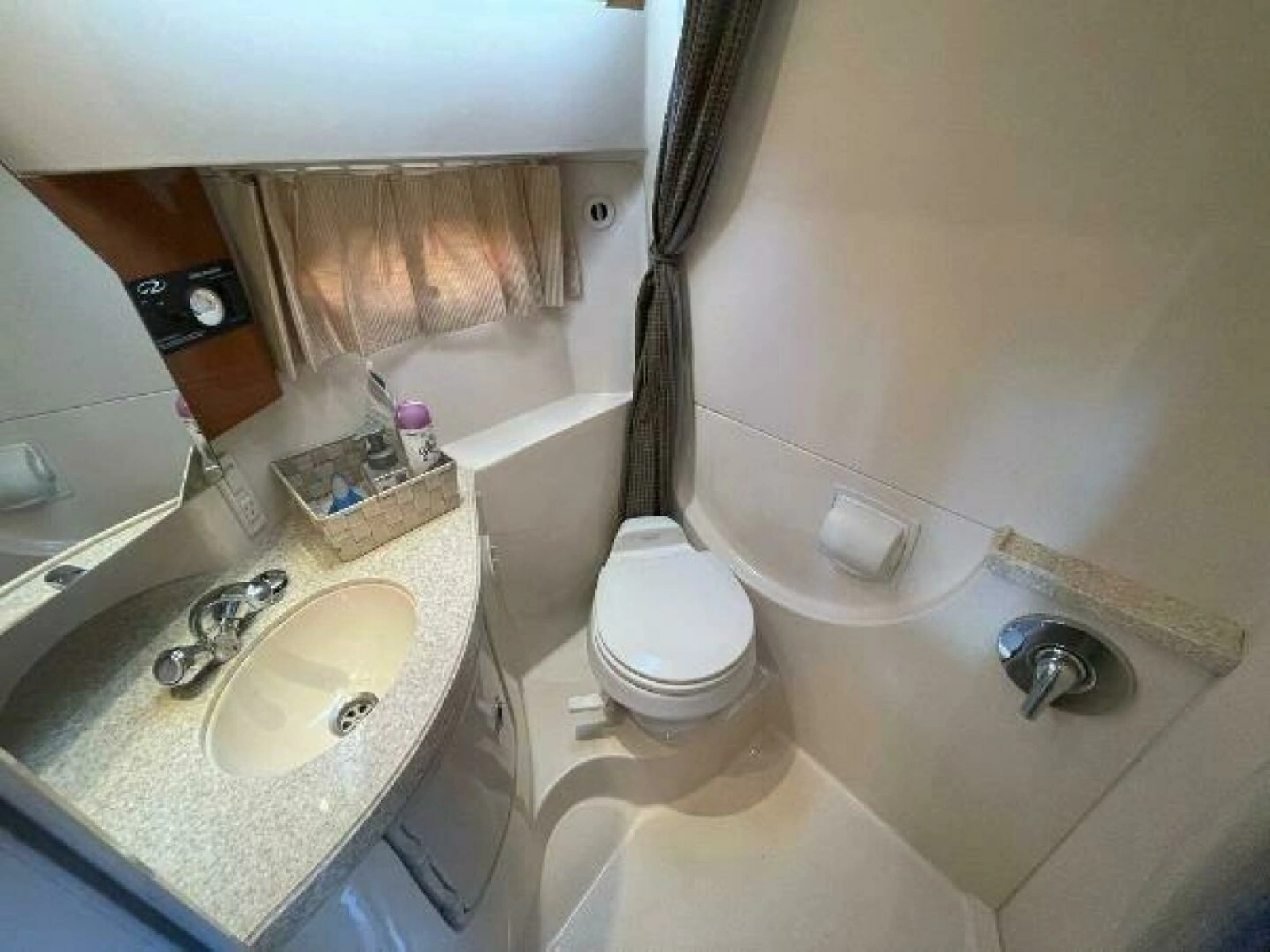 2005 Regal 3060 Window Express 30