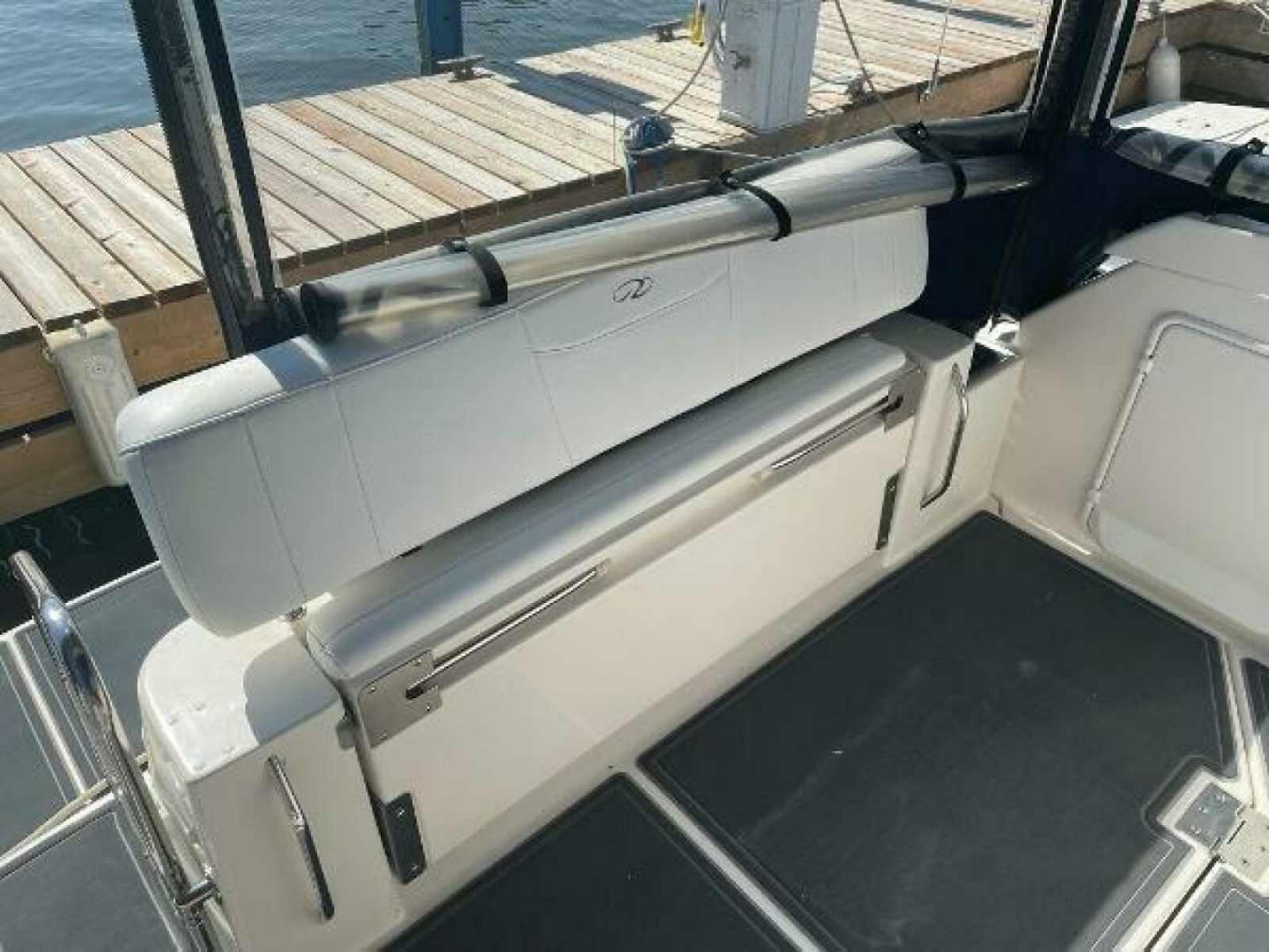 2005 Regal 3060 Window Express 30