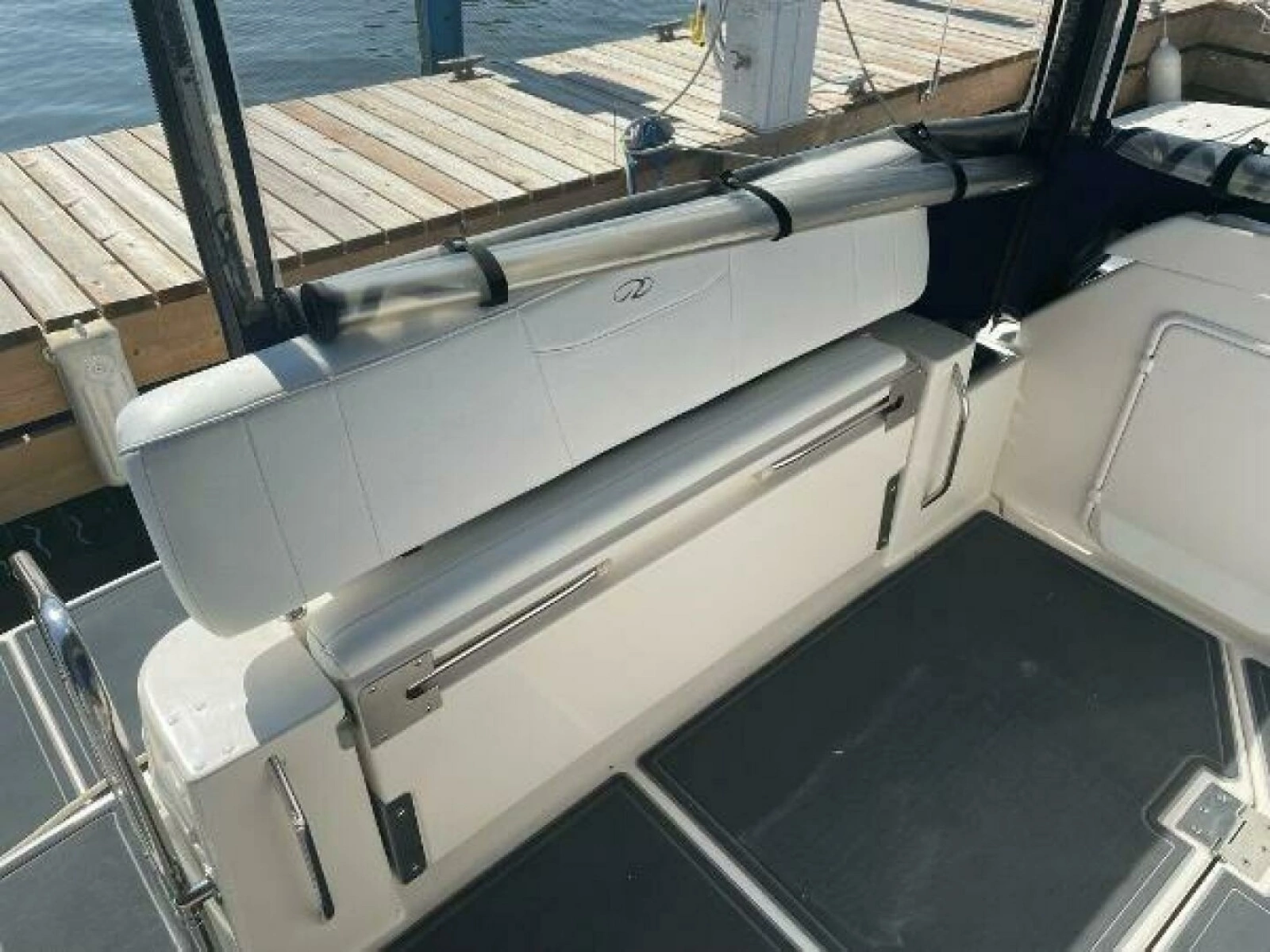 2005 Regal 3060 Window Express 30