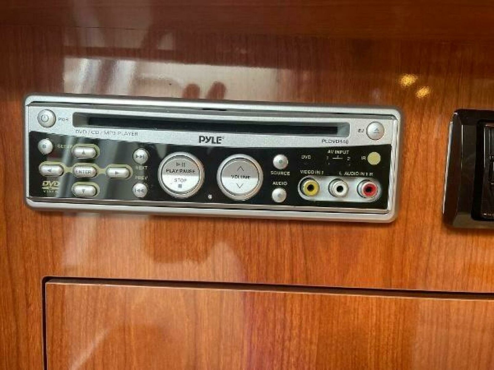 2005 Regal 3060 Window Express 30