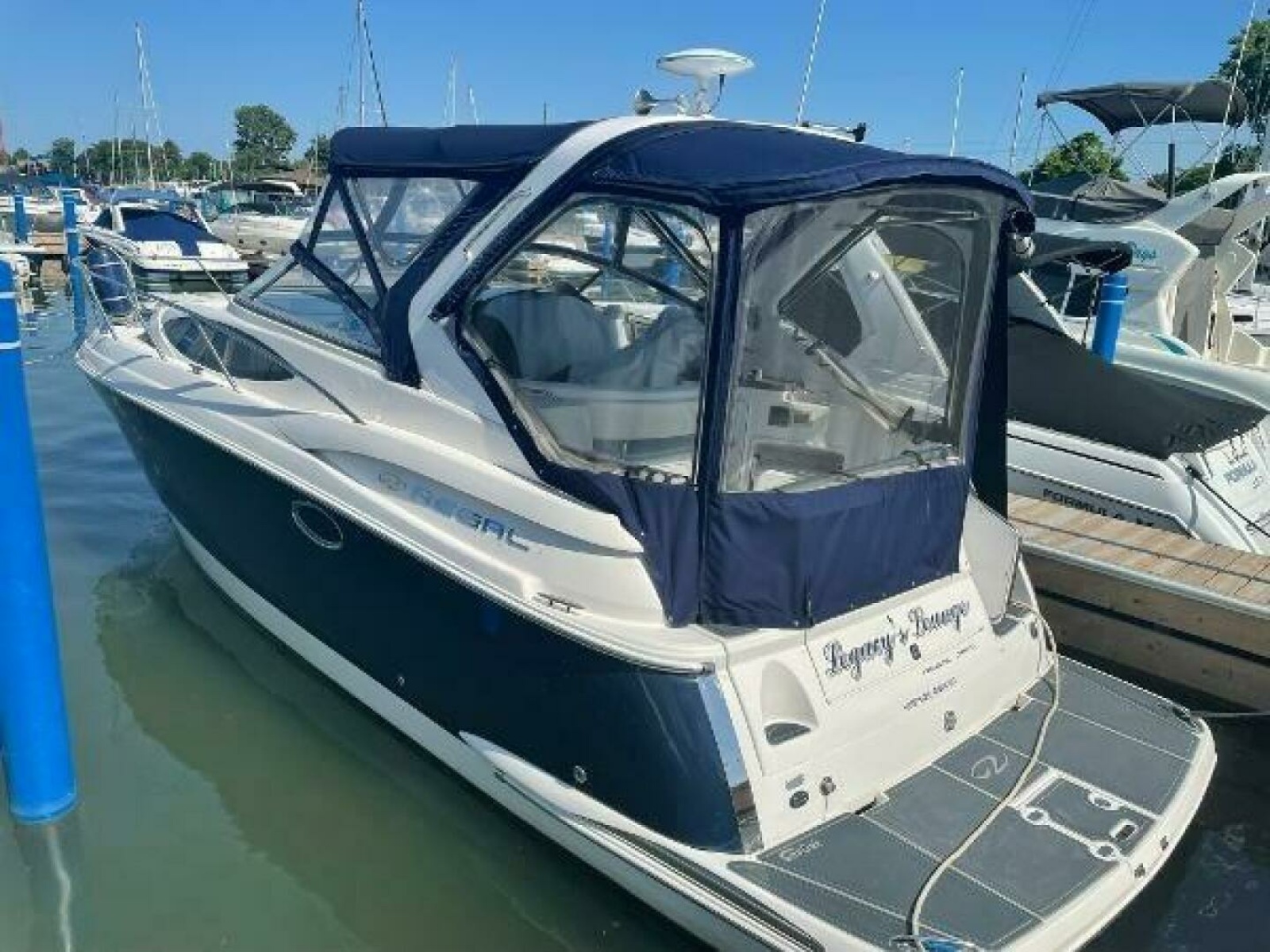 2005 Regal 3060 Window Express 30