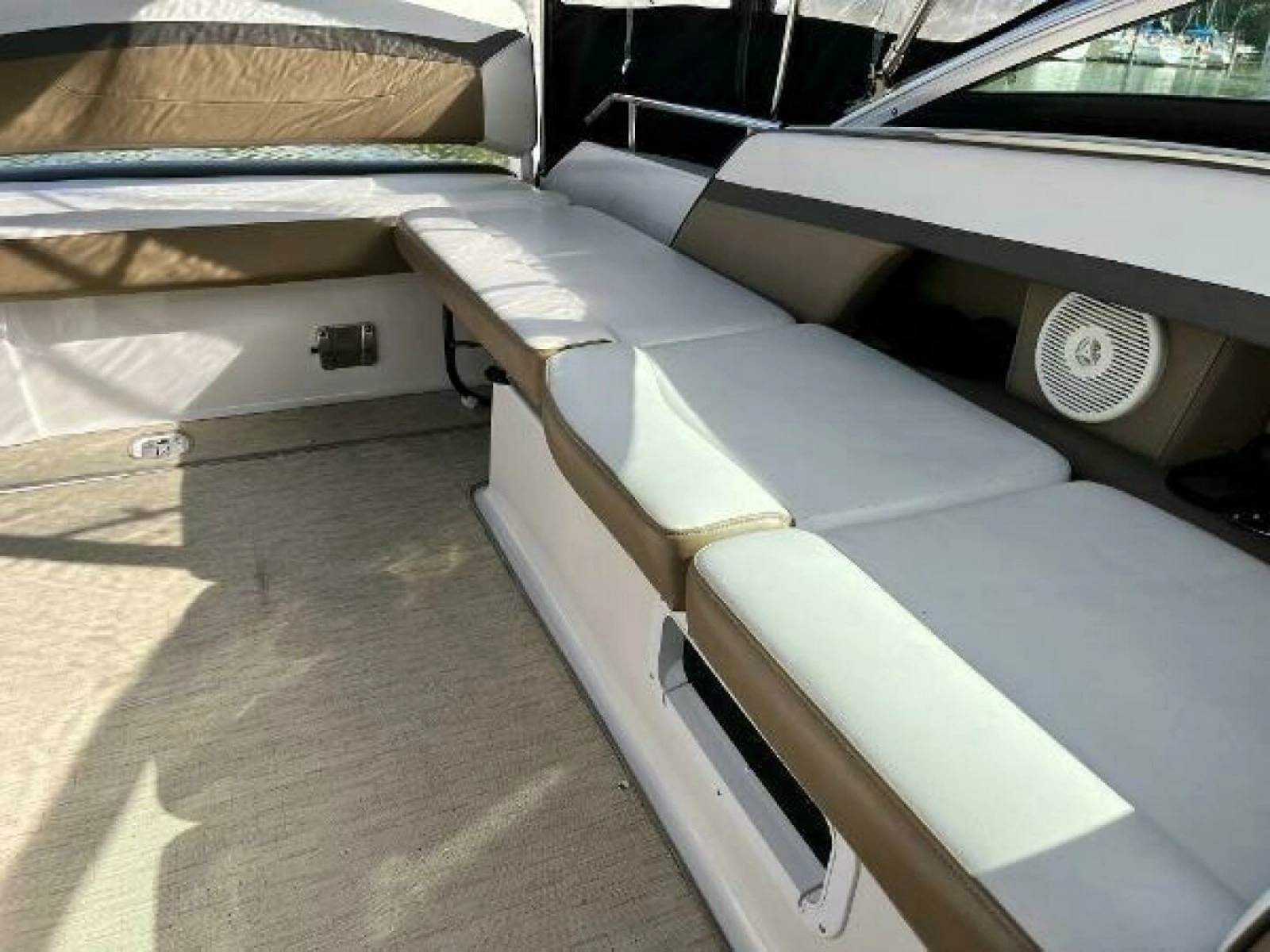 2016 Four Winns V255 25