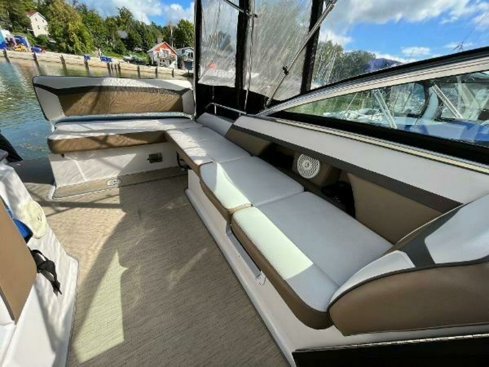 2016 Four Winns V255 25