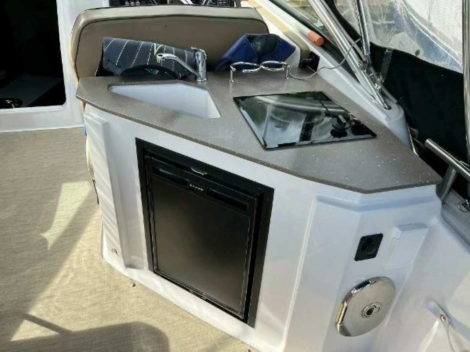 2016 Four Winns V255 25