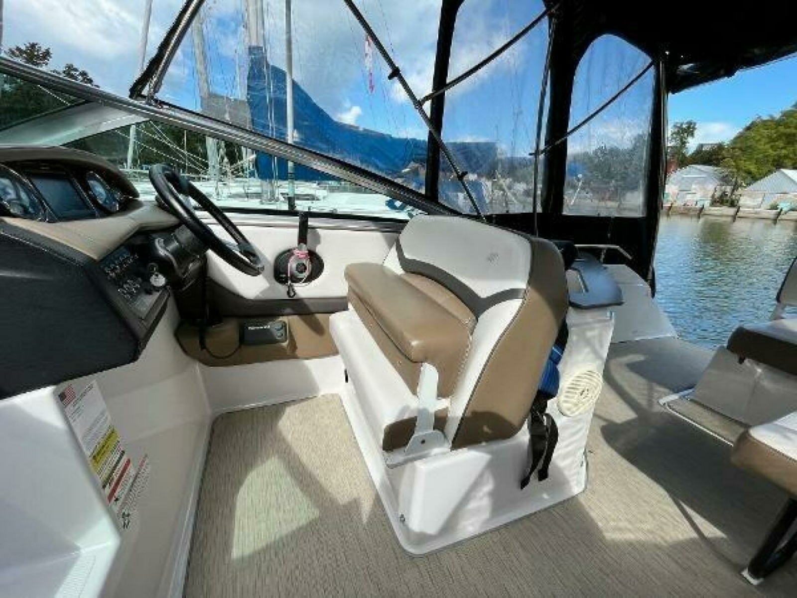2016 Four Winns V255 25