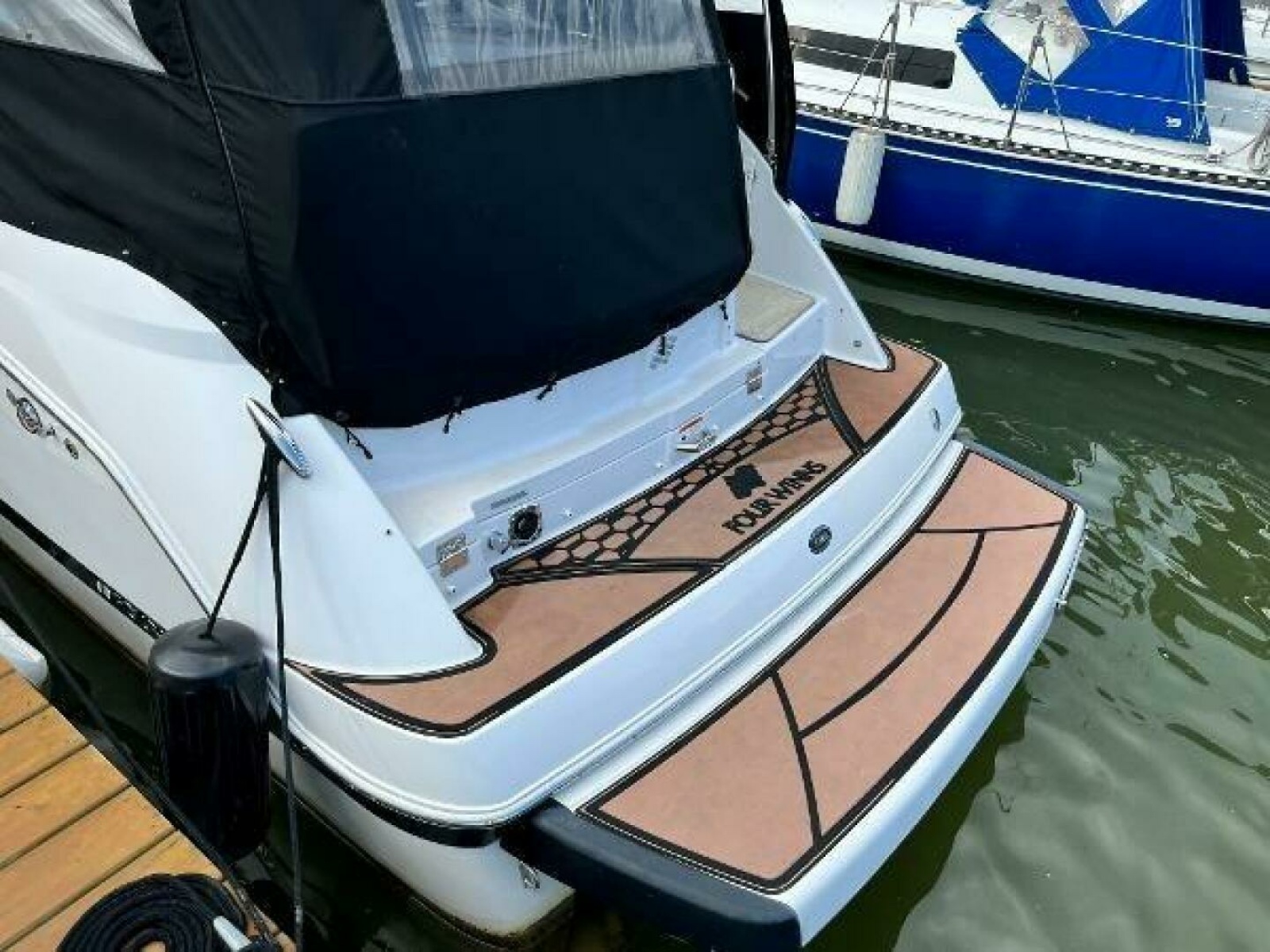 2016 Four Winns V255 25
