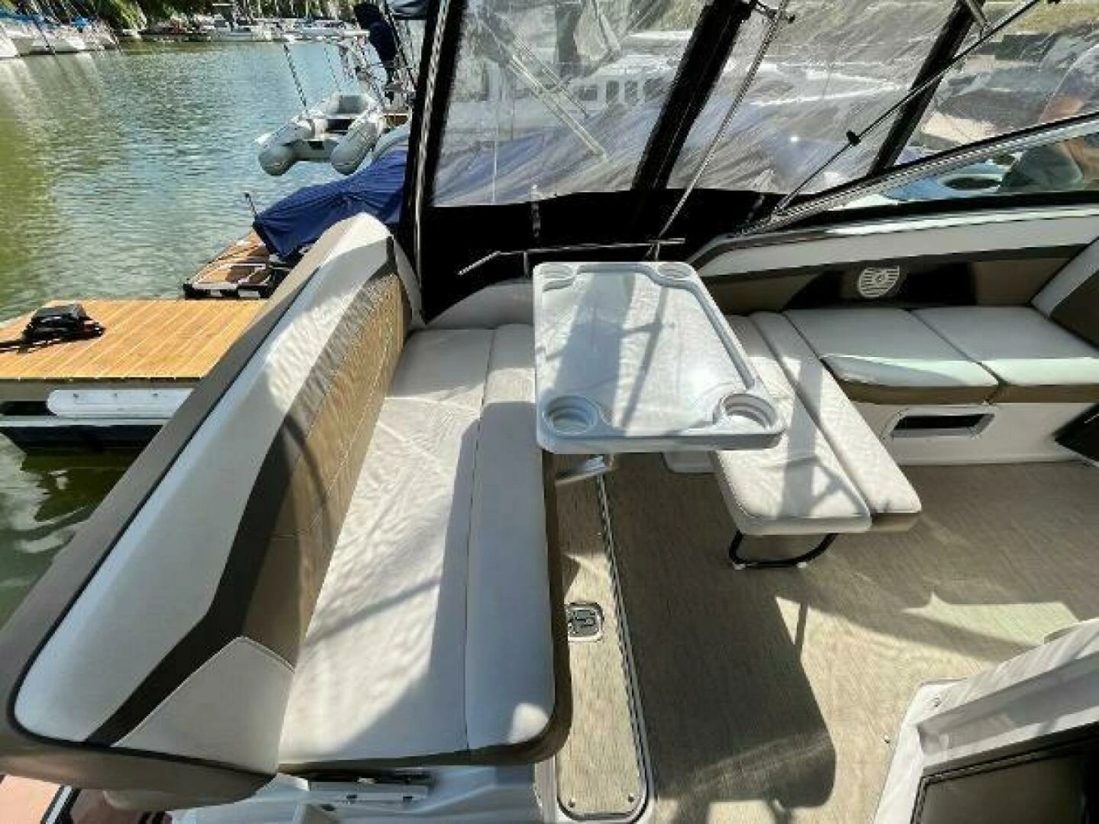 2016 Four Winns V255 25