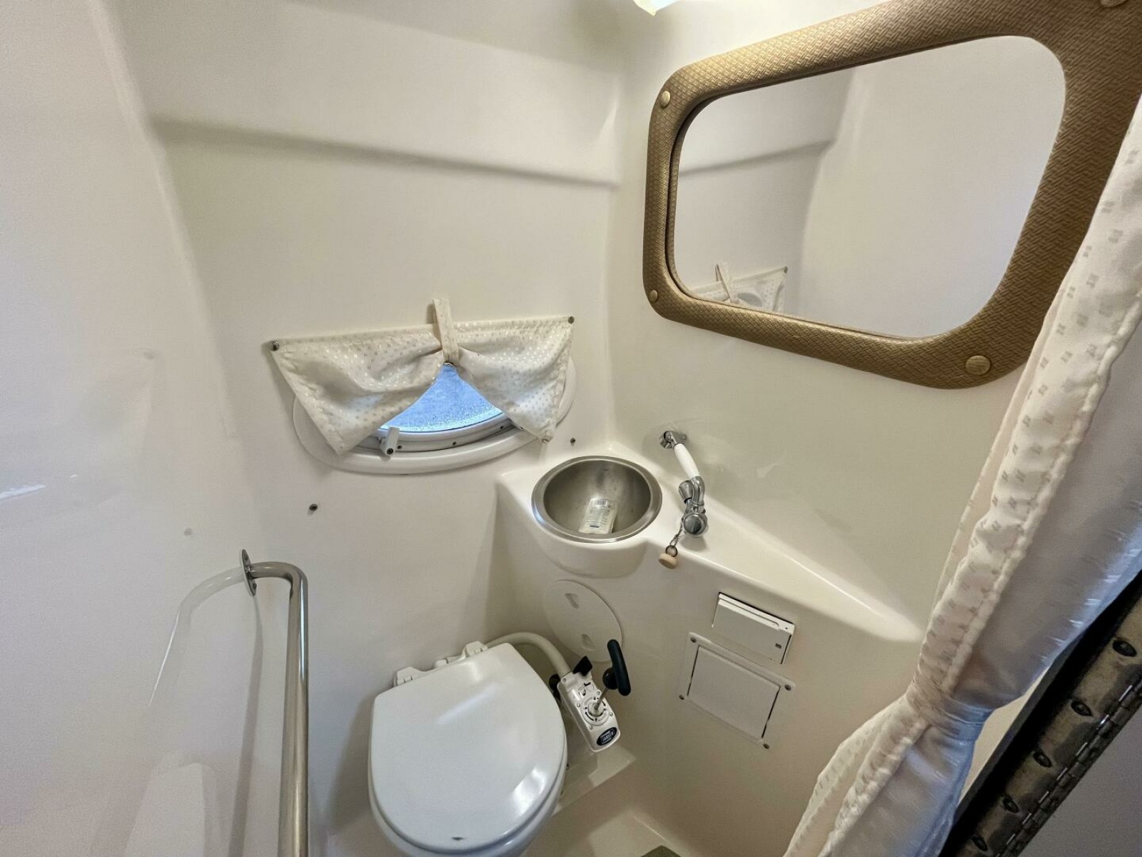 2009 Rinker 260 Express 26