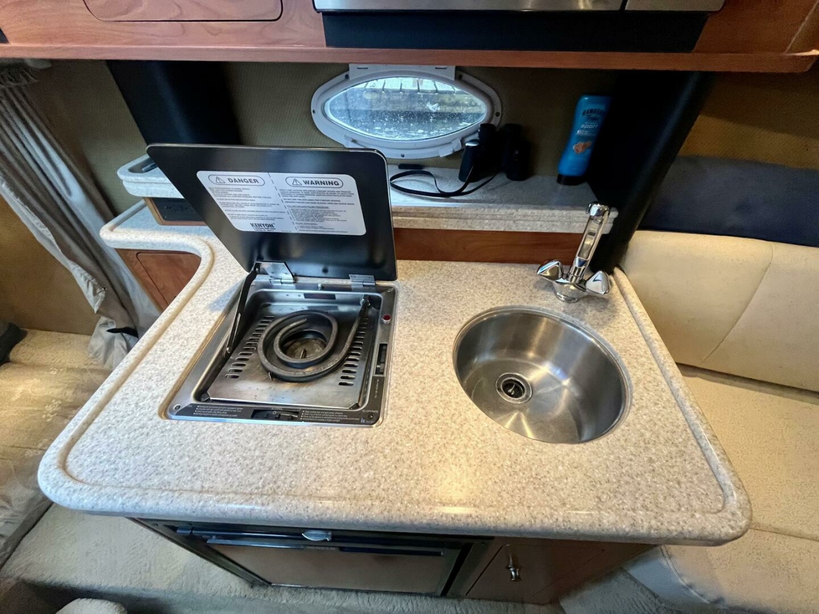 2009 Rinker 260 Express 26