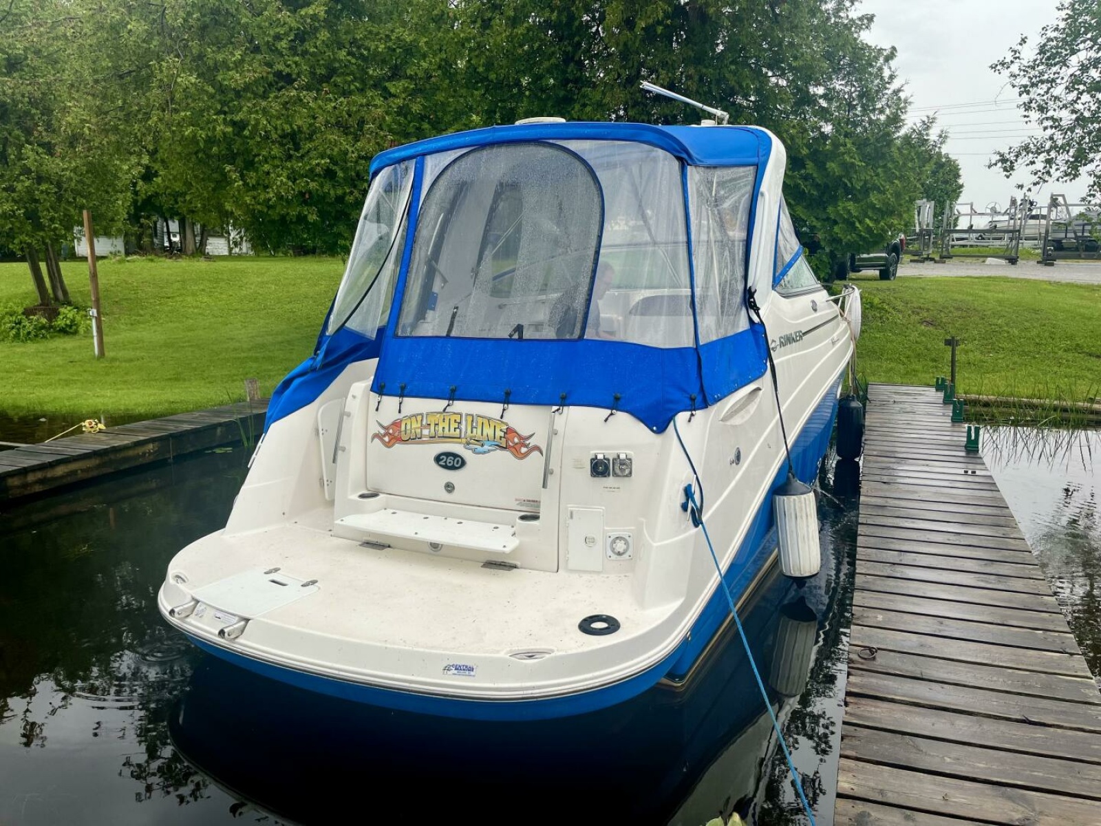2009 Rinker 260 Express 26