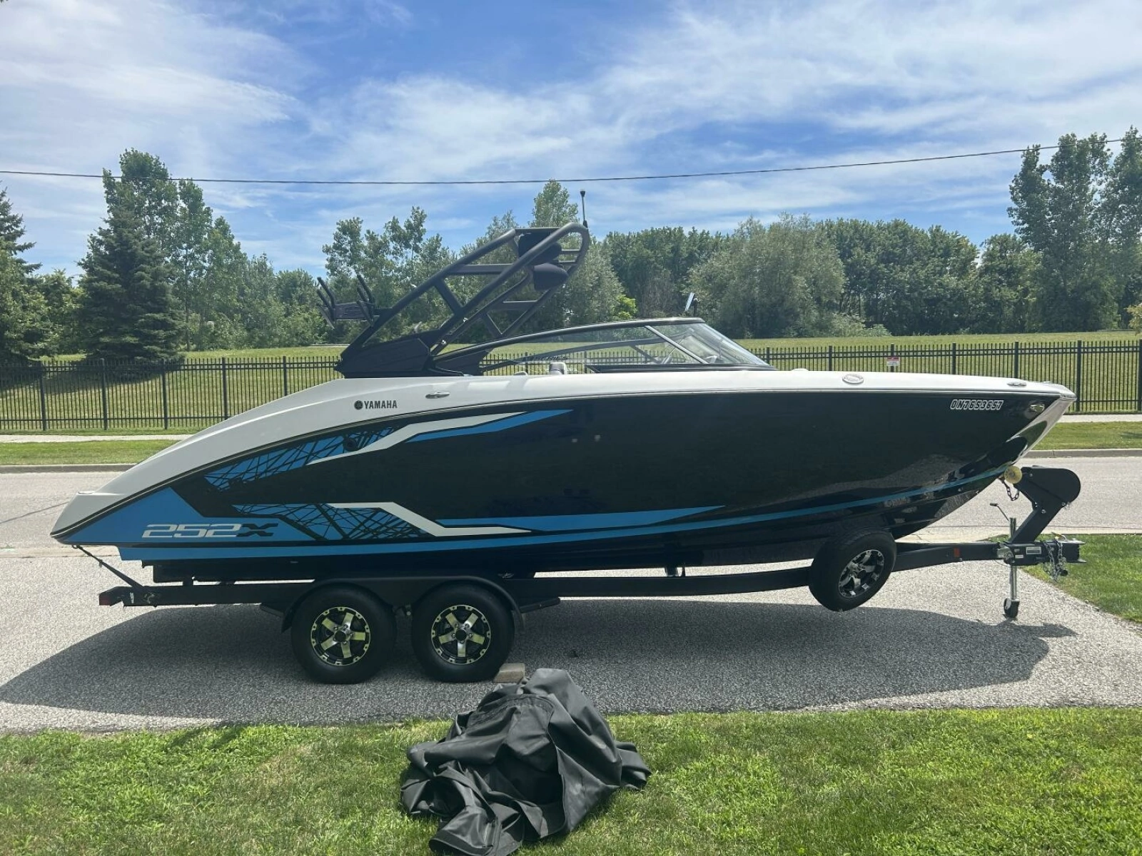 2021 Yamaha Boats 252 XE (Wake Edition) 25