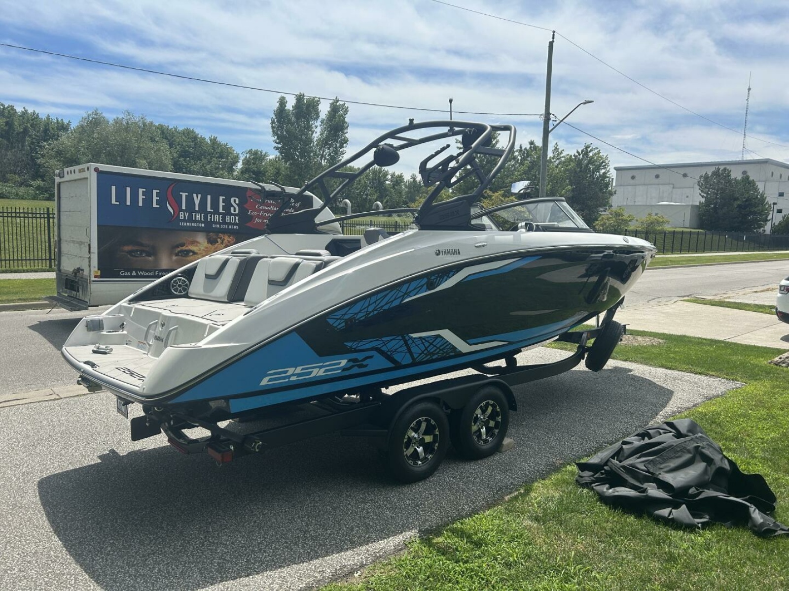 2021 Yamaha Boats 252 XE (Wake Edition) 25