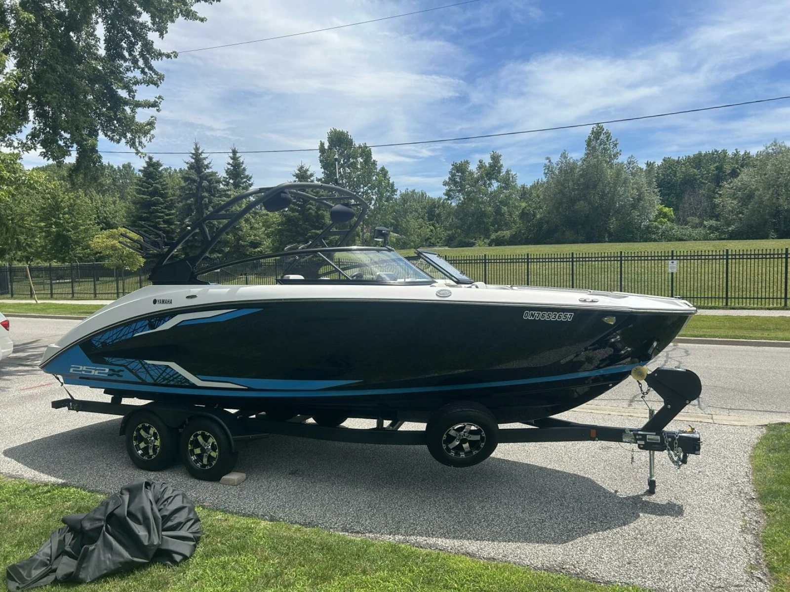 2021 Yamaha Boats 252 XE (Wake Edition) 25