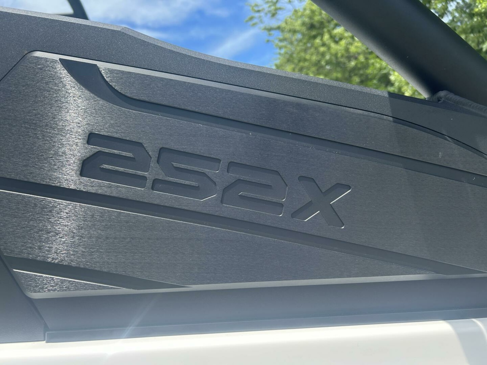 2021 Yamaha Boats 252 XE (Wake Edition) 25