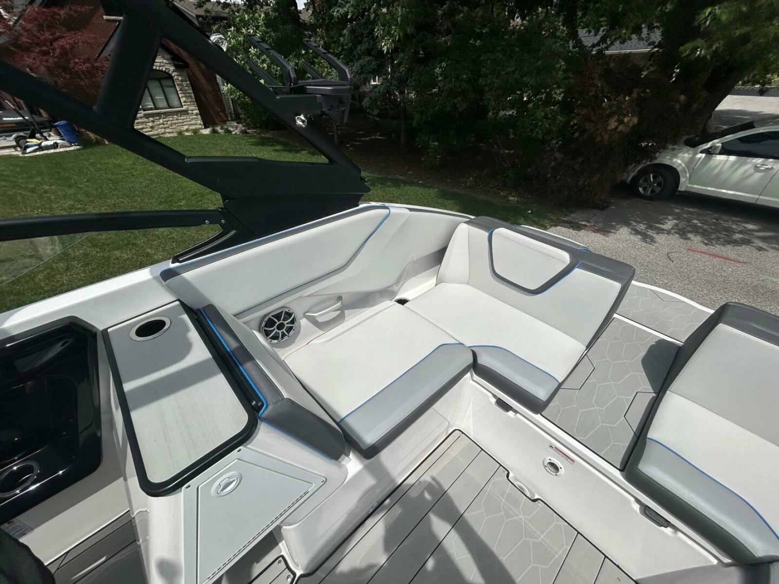 2021 Yamaha Boats 252 XE (Wake Edition) 25