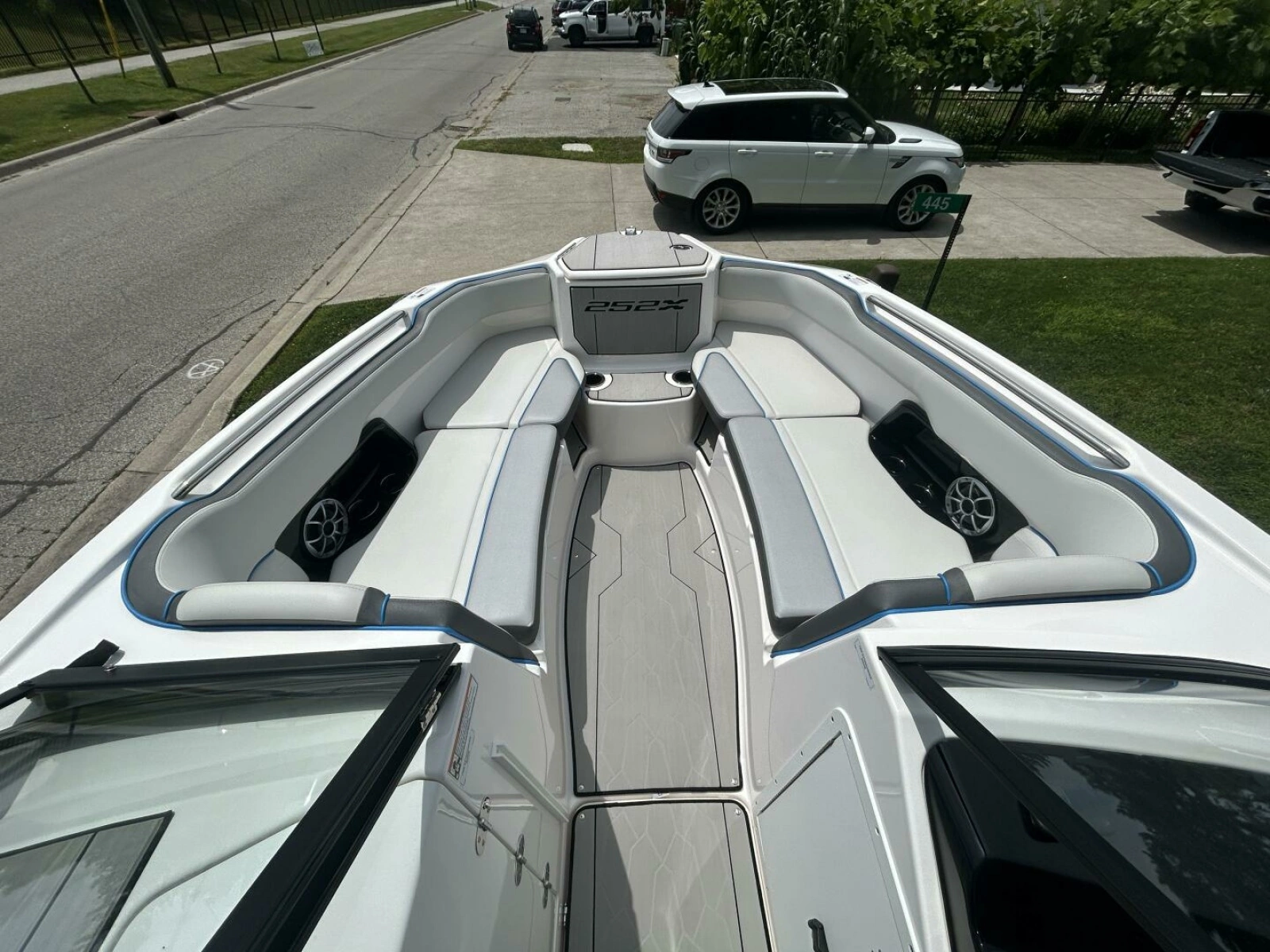 2021 Yamaha Boats 252 XE (Wake Edition) 25