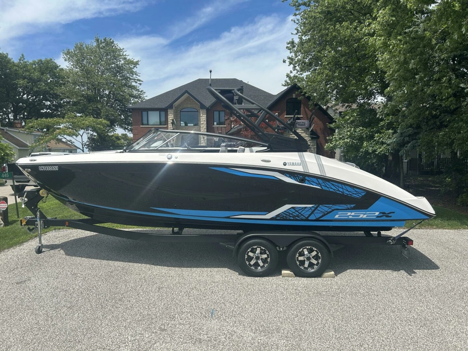 2021 Yamaha Boats 252 XE (Wake Edition) 25