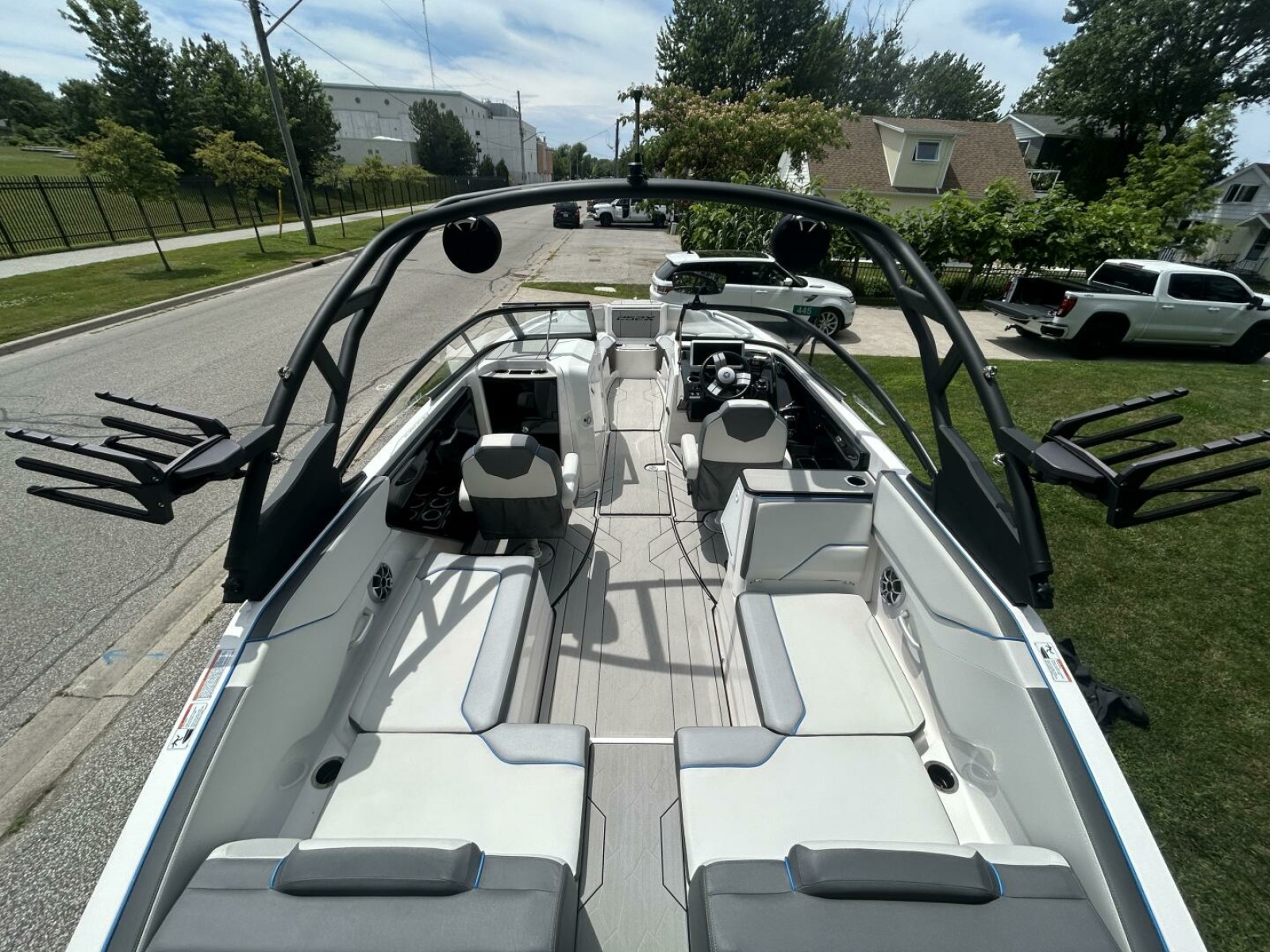 2021 Yamaha Boats 252 XE (Wake Edition) 25