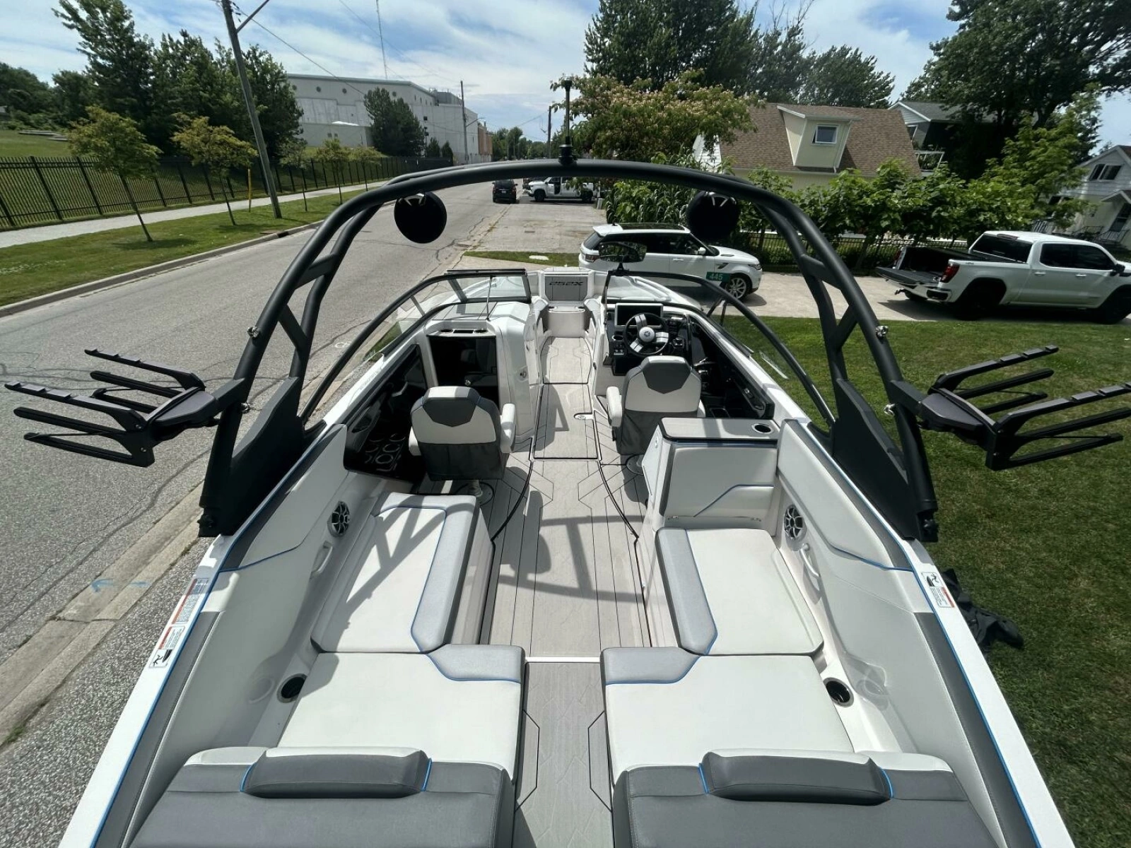 2021 Yamaha Boats 252 XE (Wake Edition) 25