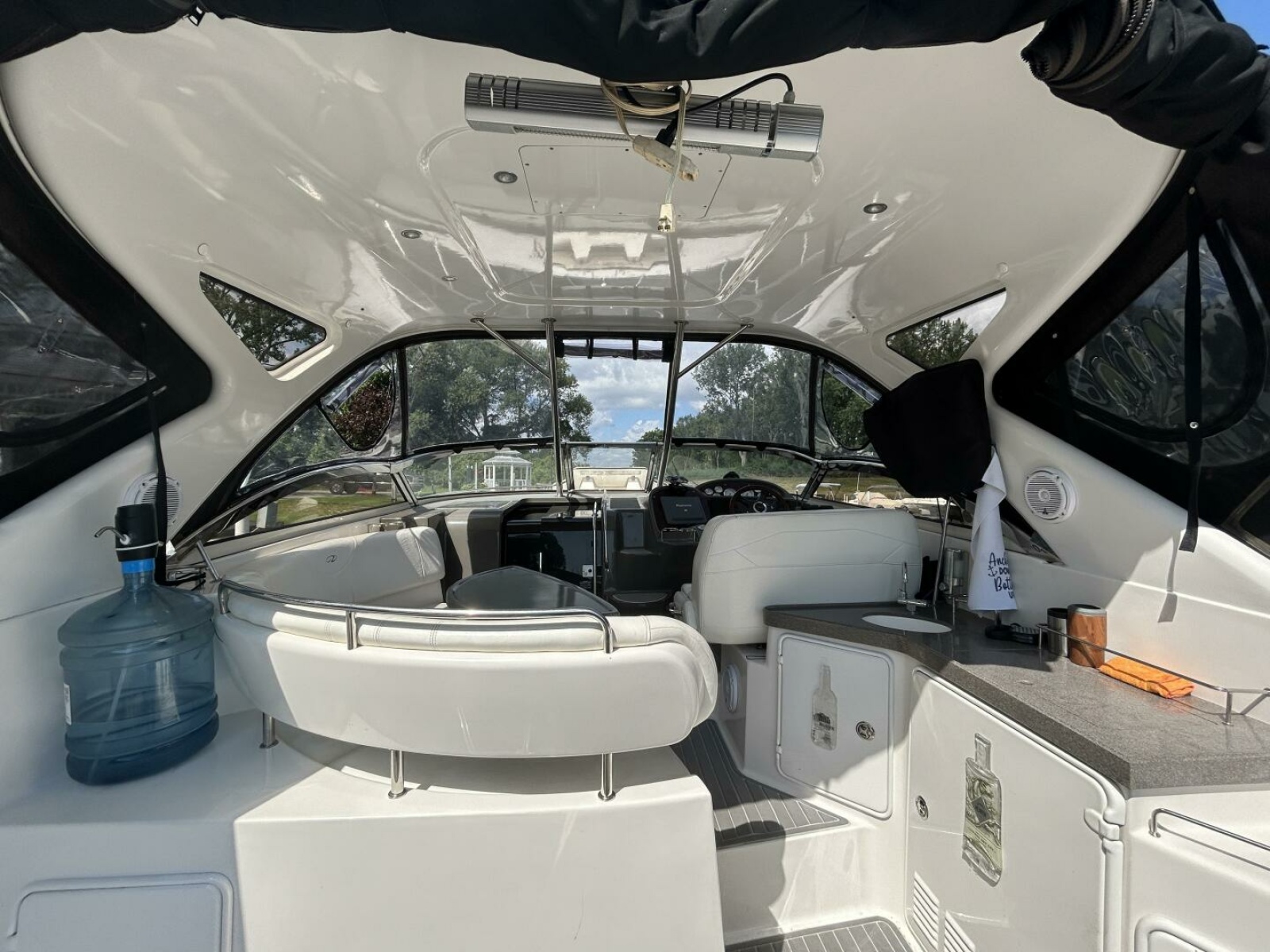 2007 Regal 3760 Commodore 37