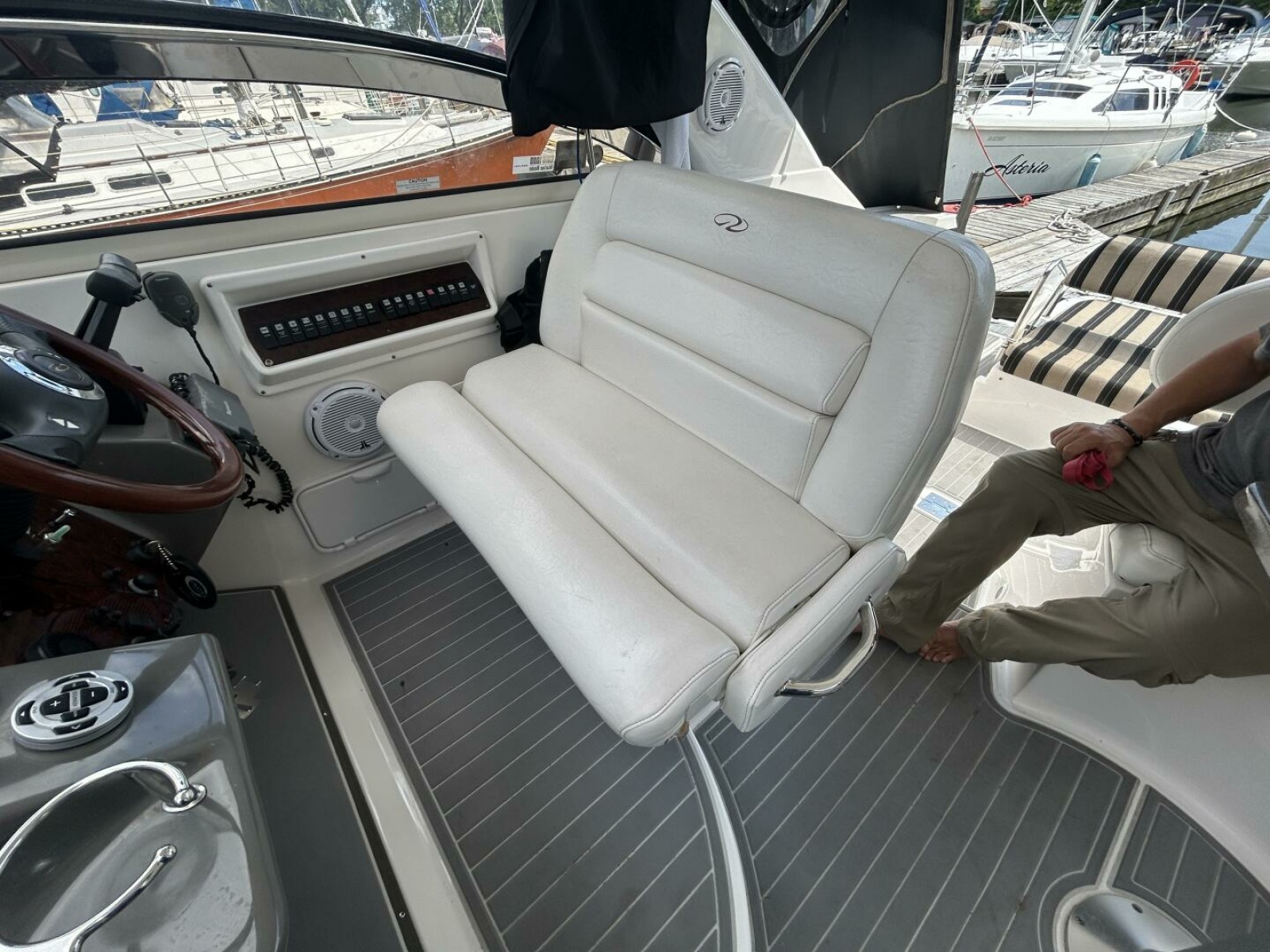 2007 Regal 3760 Commodore 37