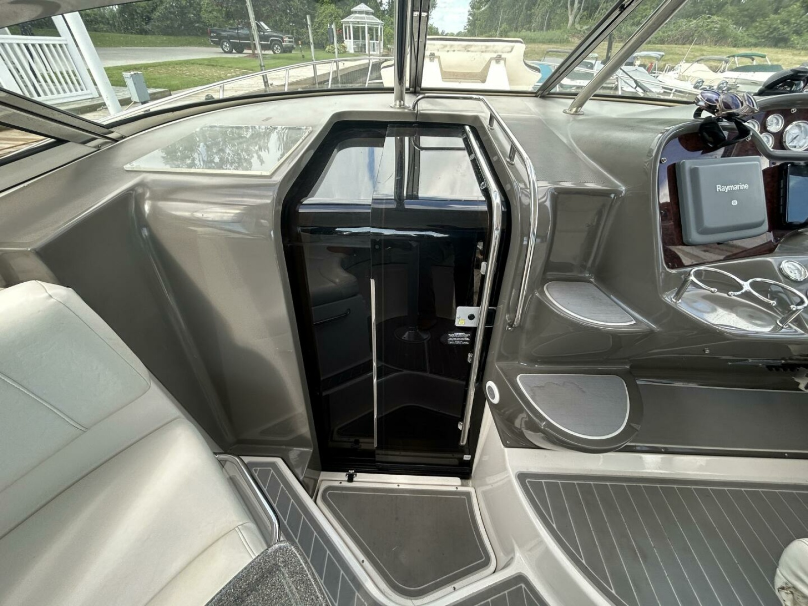 2007 Regal 3760 Commodore 37