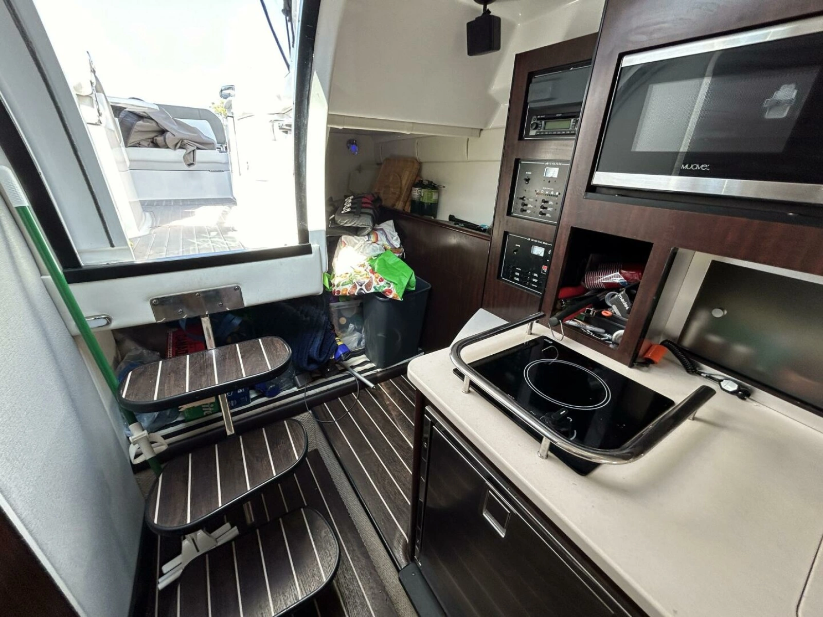 2018 Monterey 295 Sport Yacht 29
