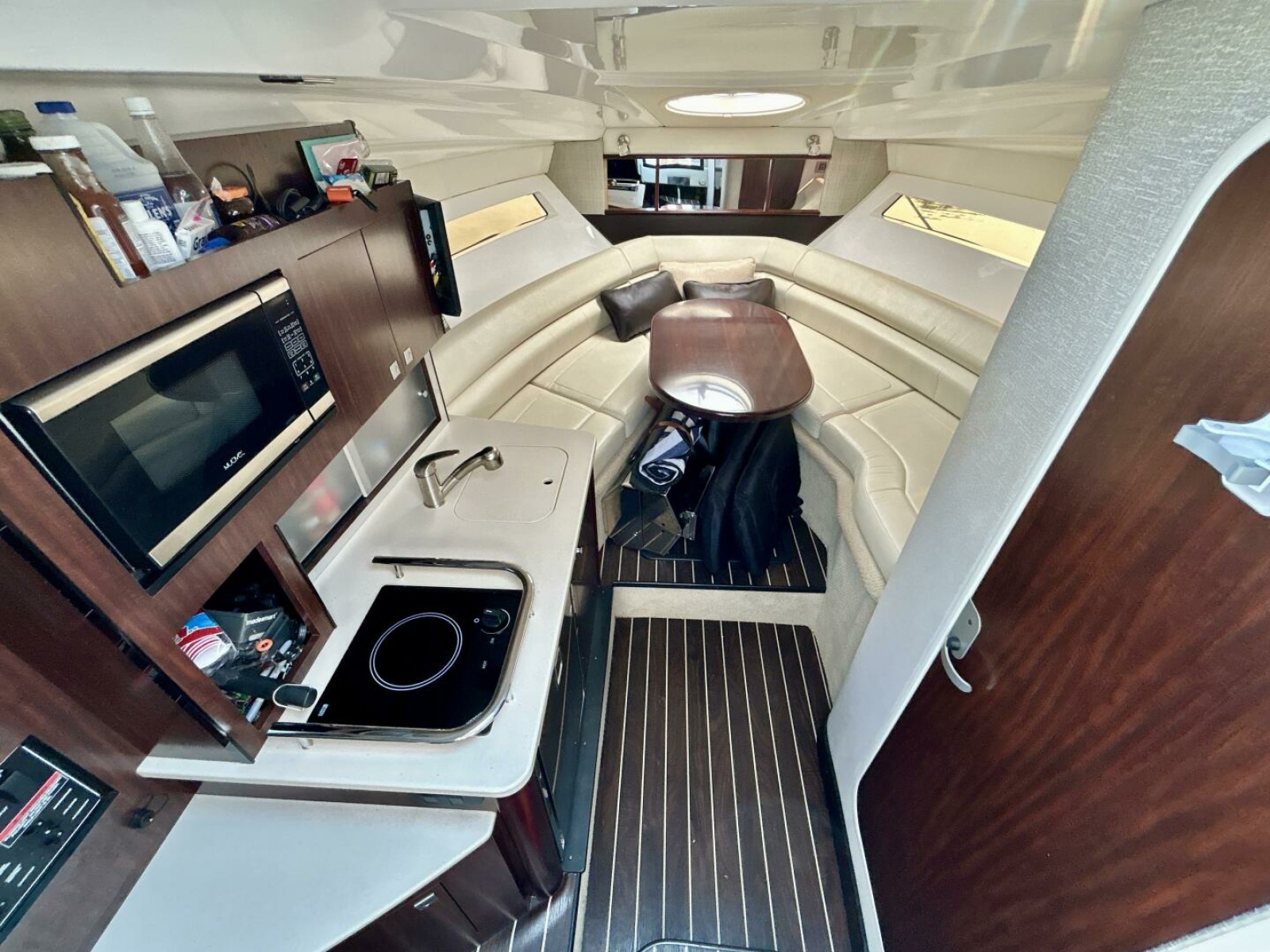 2018 Monterey 295 Sport Yacht 29