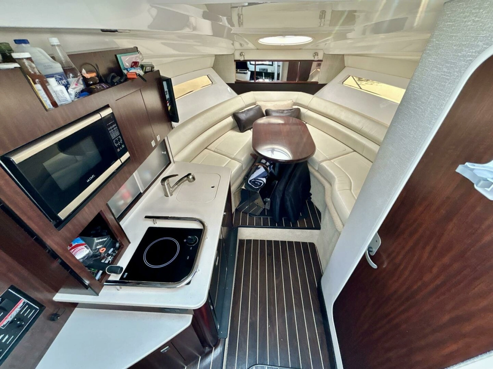 2018 Monterey 295 Sport Yacht 29