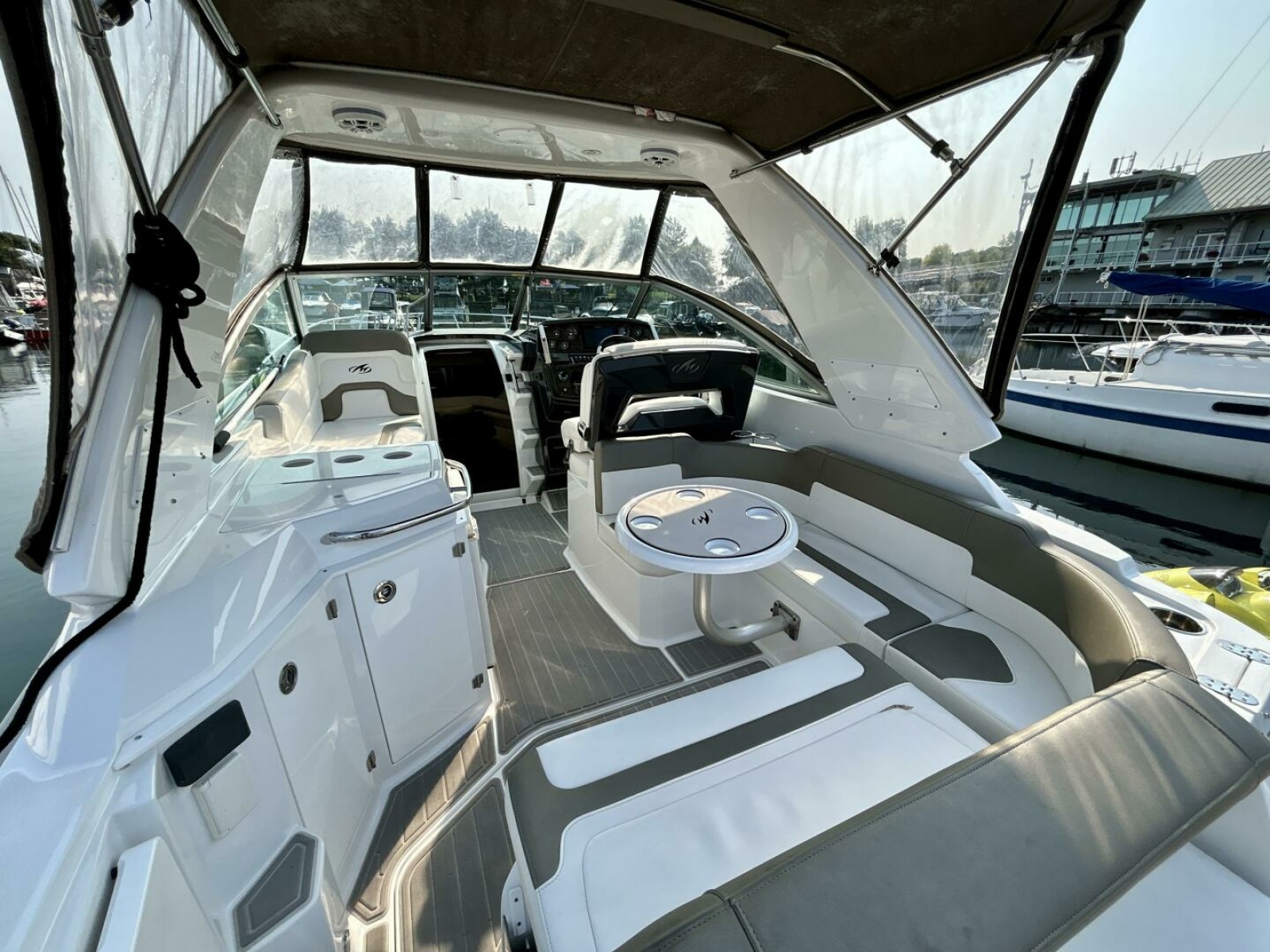 2018 Monterey 295 Sport Yacht 29